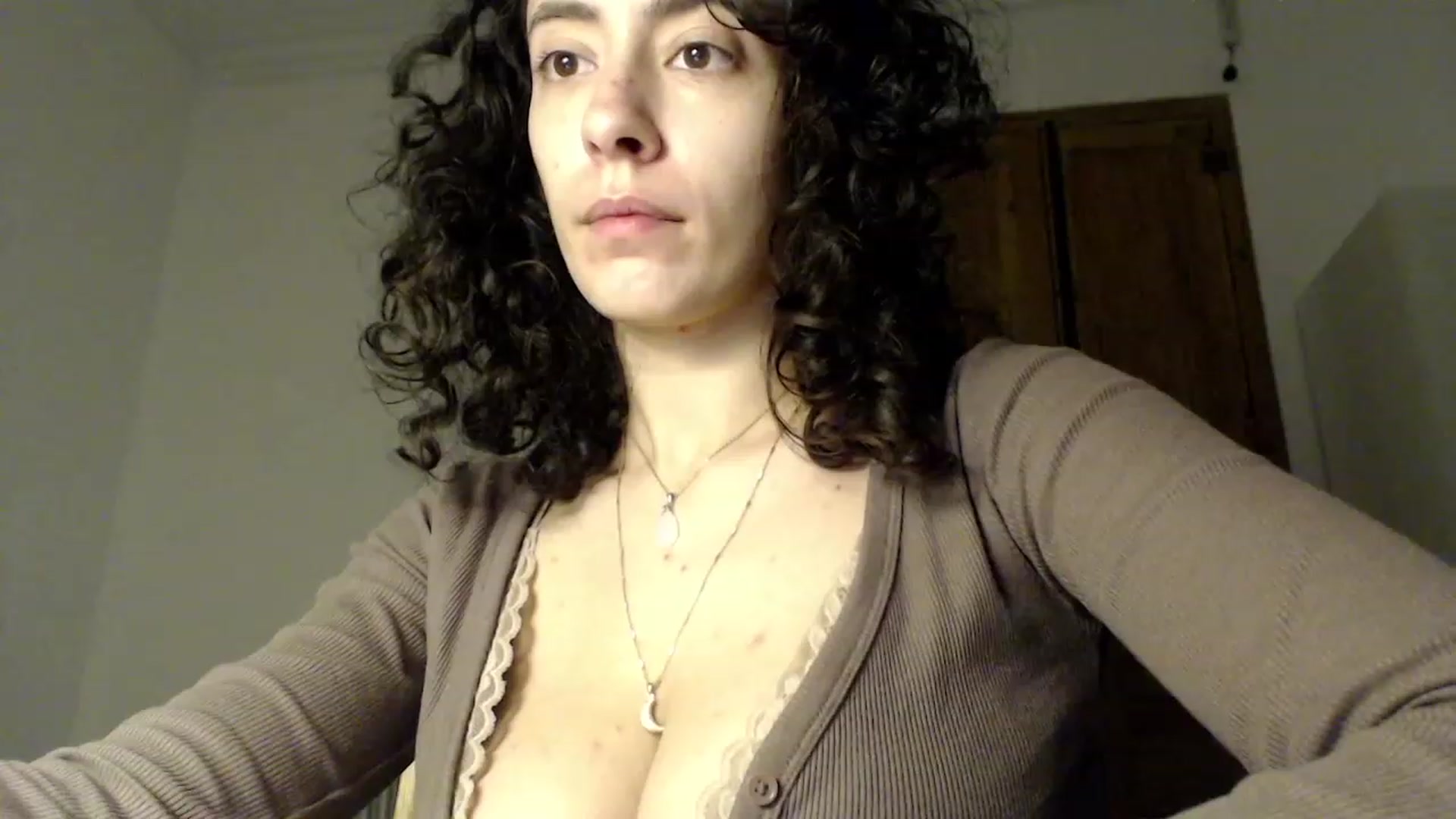 Gallery image thumbnail from LolasPie's myfreecams stream on, 11/25/2022, 17:43 image 1 of 20