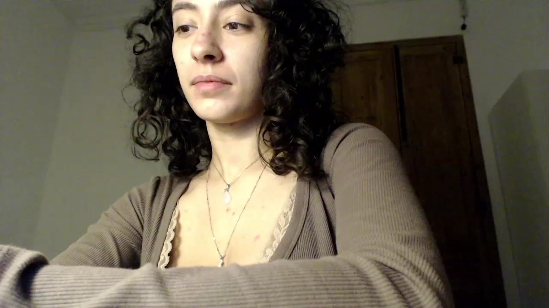 Gallery image thumbnail from LolasPie's myfreecams stream on, 11/25/2022, 17:43 image 2 of 20