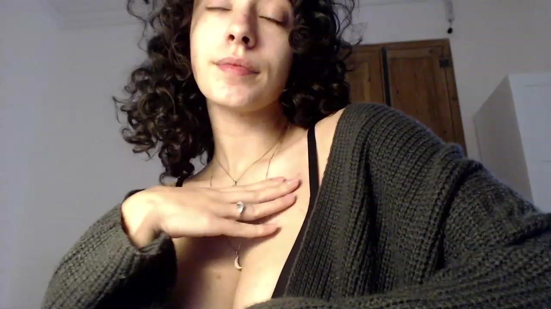 Gallery image thumbnail from LolasPie's myfreecams stream on, 11/27/2022, 16:44 image 2 of 20