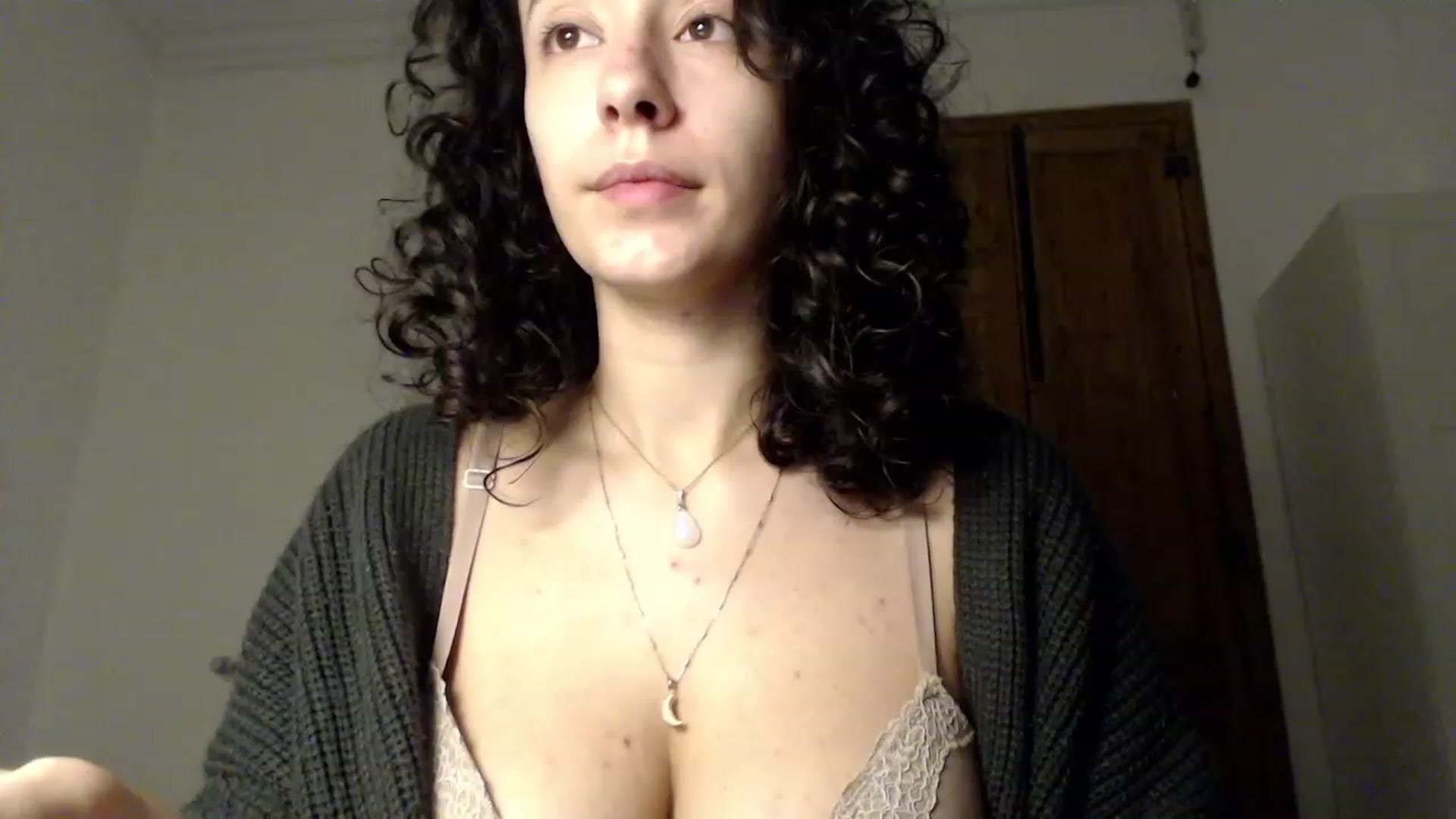 Gallery image thumbnail from LolasPie's myfreecams stream on, 11/28/2022, 17:37 image 11 of 20