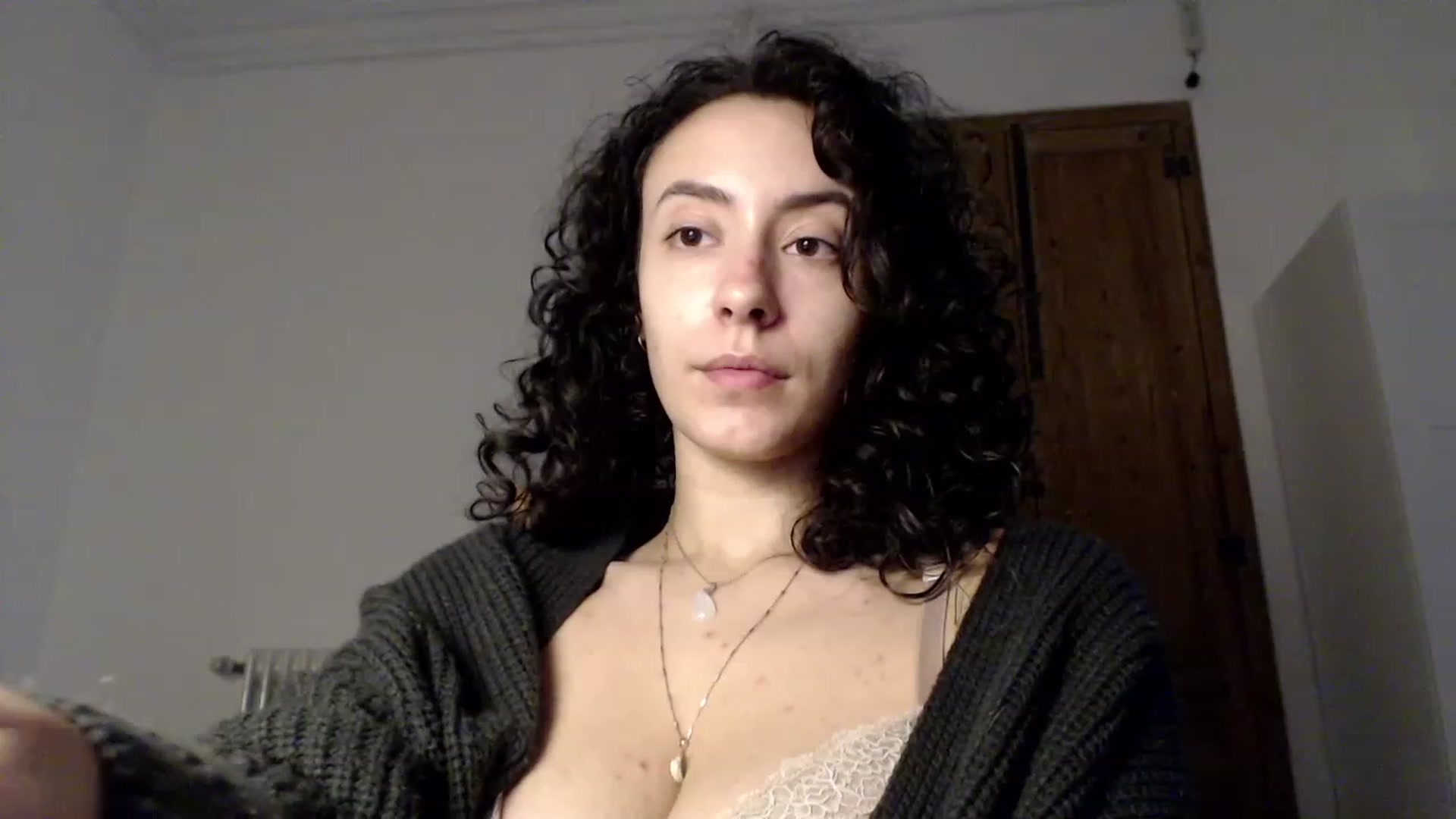 Gallery image thumbnail from LolasPie's myfreecams stream on, 11/28/2022, 17:37 image 5 of 20