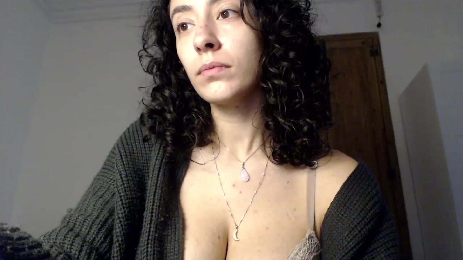Gallery image thumbnail from LolasPie's myfreecams stream on, 11/28/2022, 17:37 image 4 of 20