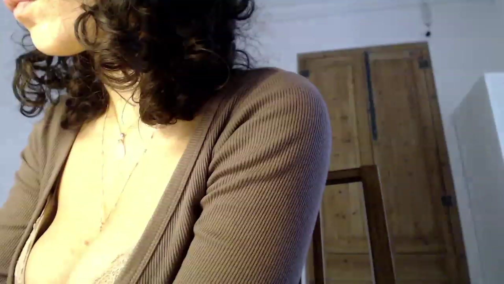 Gallery image thumbnail from LolasPie's myfreecams stream on, 12/01/2022, 11:25 image 14 of 20