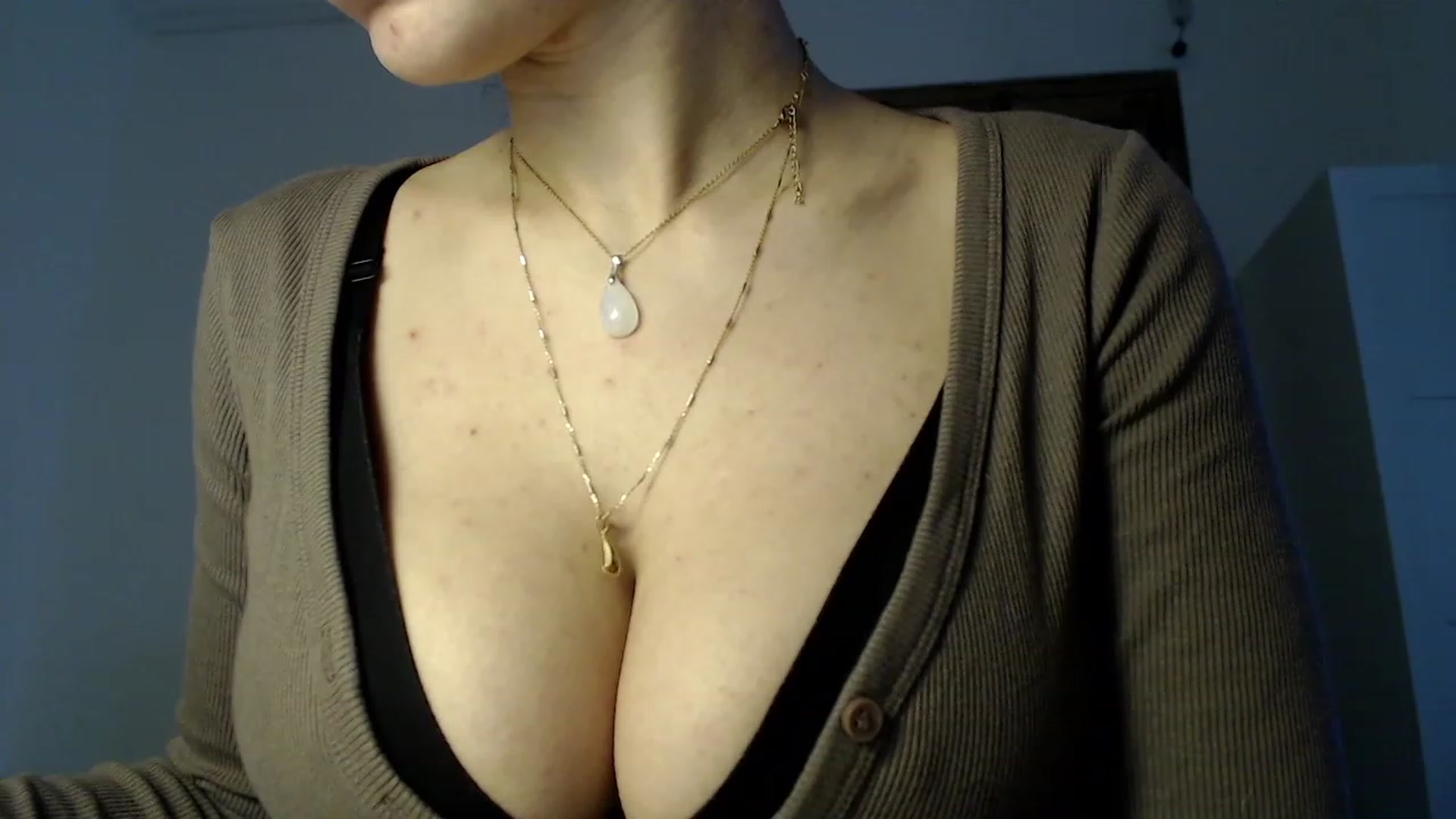 Gallery image thumbnail from LolasPie's myfreecams stream on, 12/12/2022, 10:19 image 6 of 20