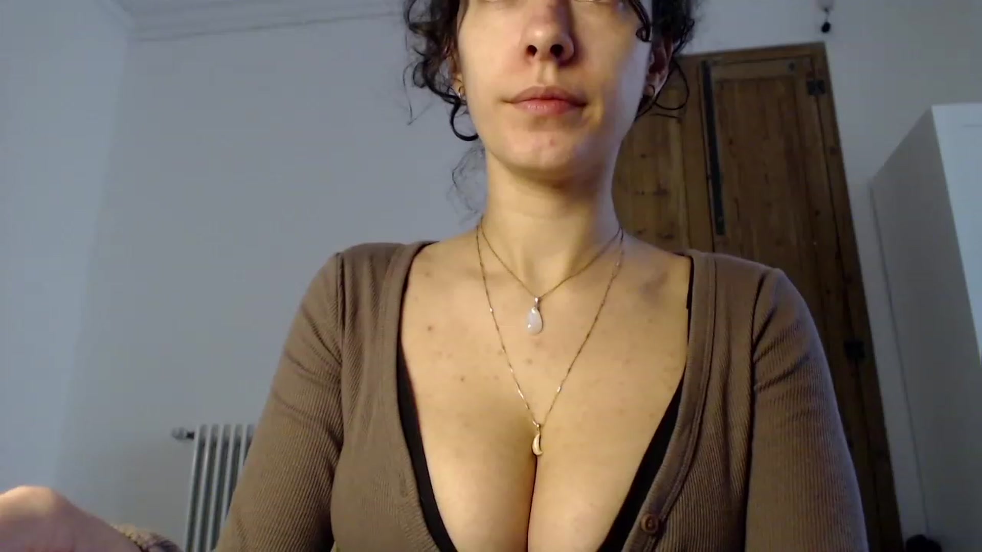 Gallery image thumbnail from LolasPie's myfreecams stream on, 12/12/2022, 10:19 image 16 of 20