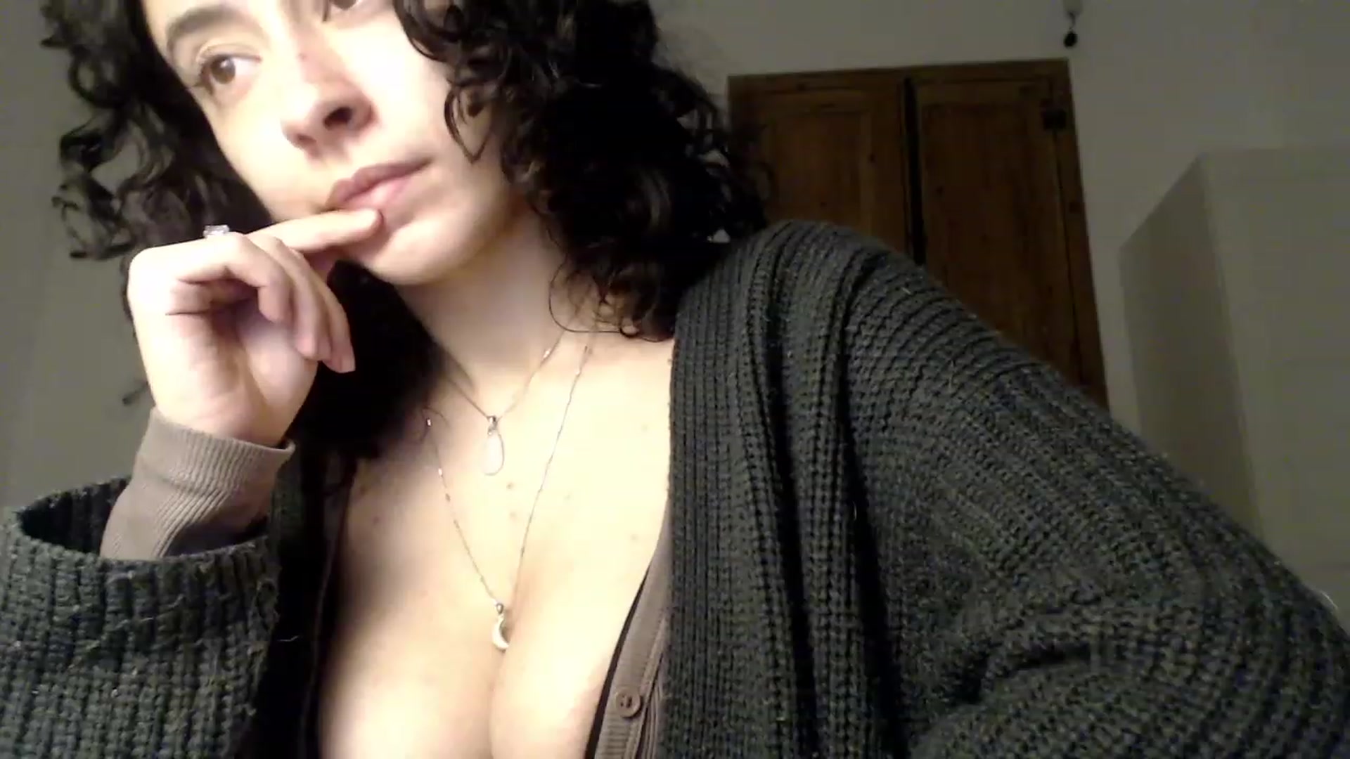 Gallery image thumbnail from LolasPie's myfreecams stream on, 01/16/2023, 17:18 image 17 of 20