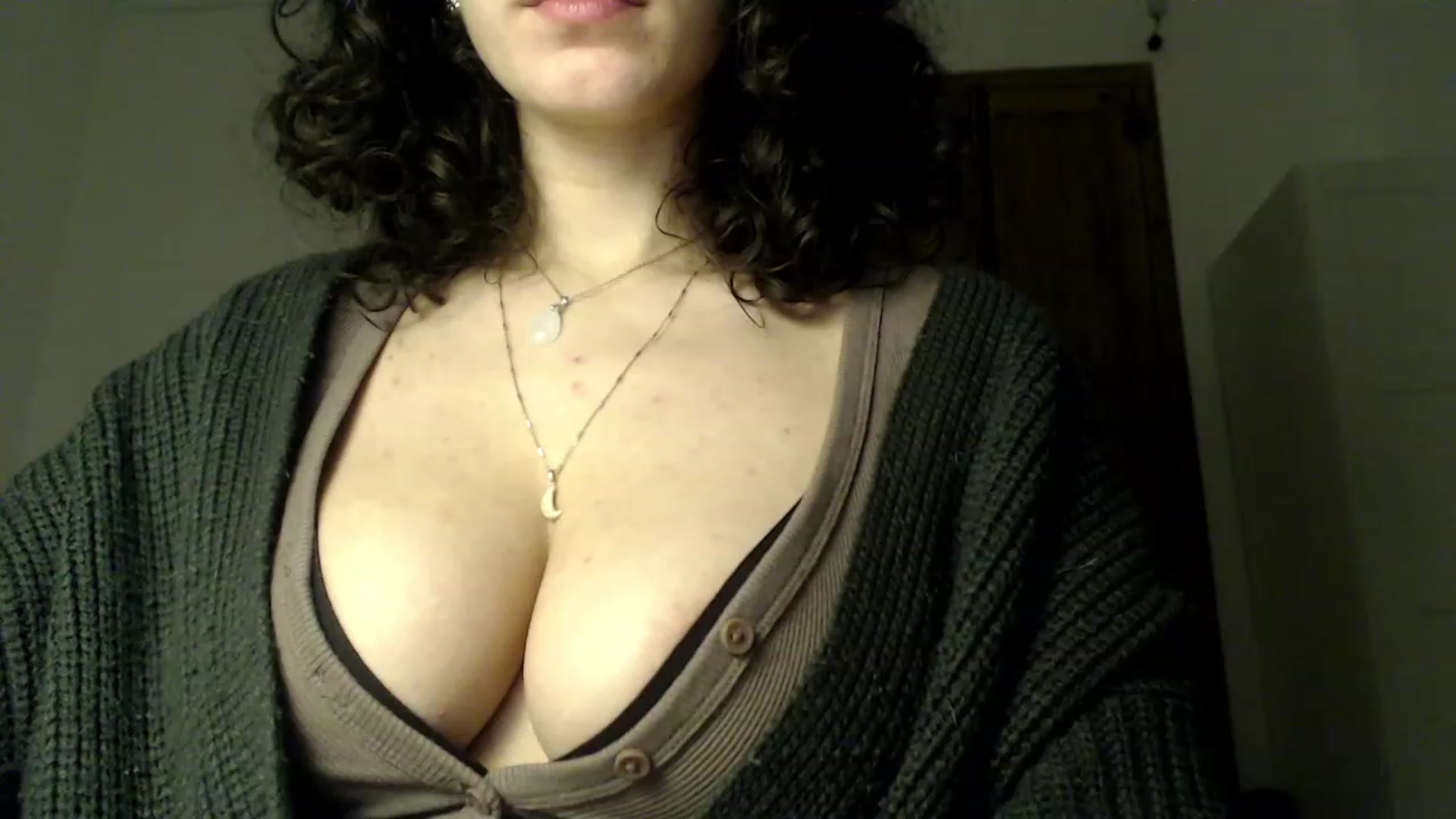Gallery image thumbnail from LolasPie's myfreecams stream on, 01/16/2023, 17:18 image 18 of 20