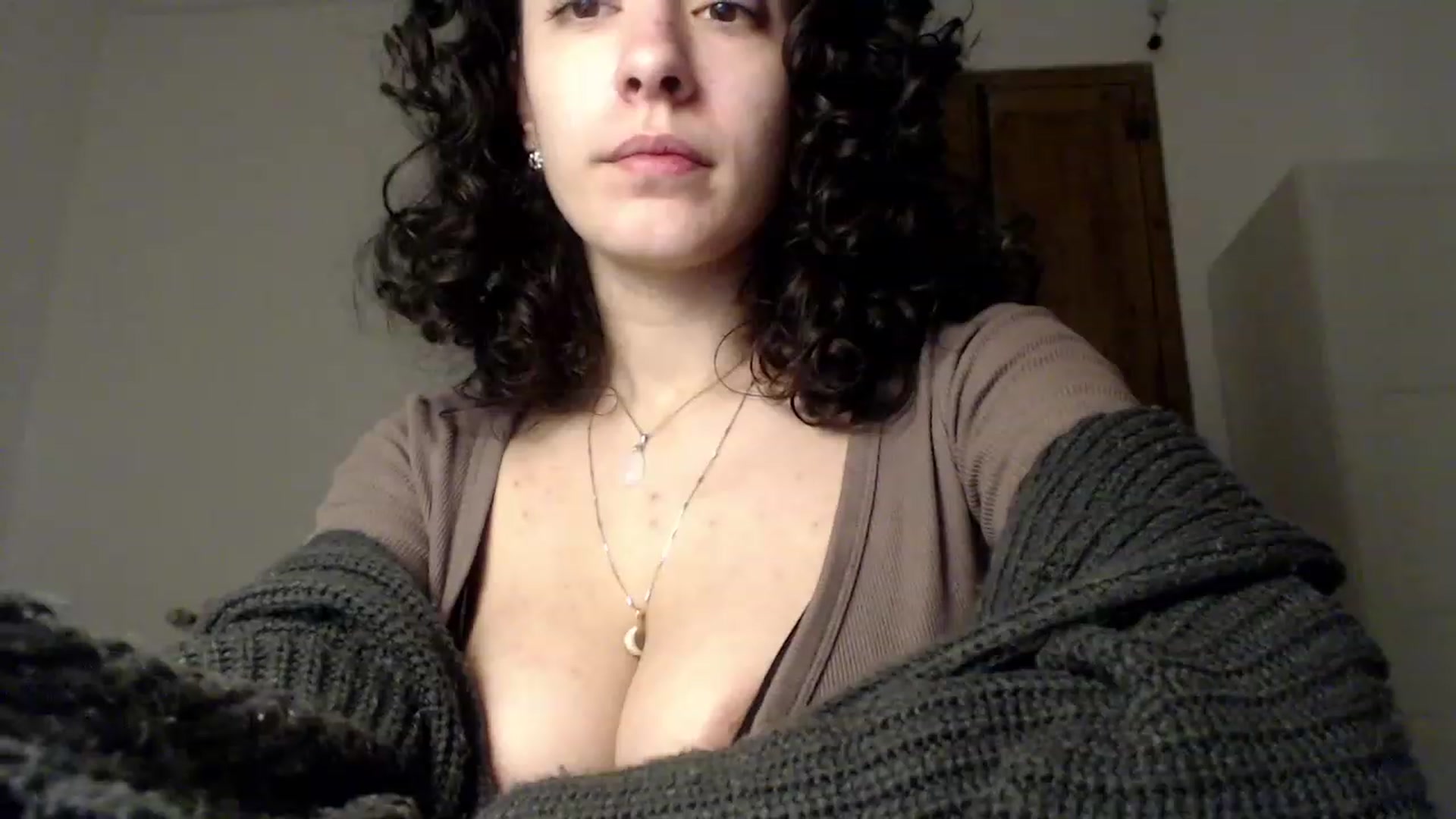 Gallery image thumbnail from LolasPie's myfreecams stream on, 01/16/2023, 17:18 image 14 of 20