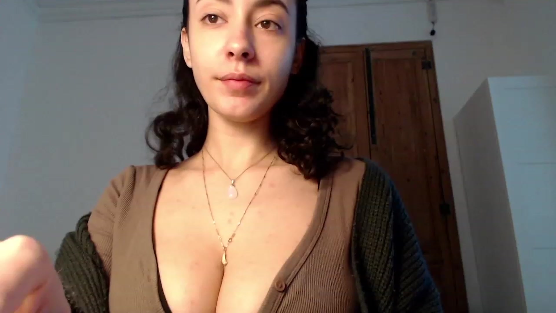 Gallery image thumbnail from LolasPie's myfreecams stream on, 02/05/2023, 10:36 image 3 of 20