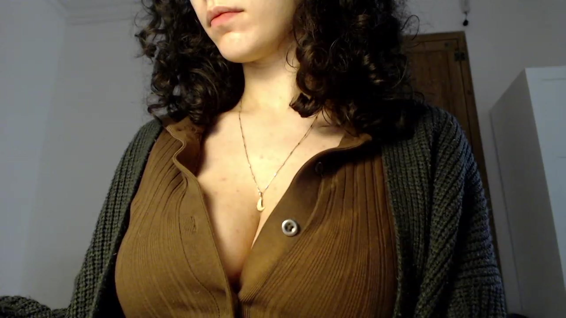 Gallery image thumbnail from LolasPie's myfreecams stream on, 04/01/2023, 17:09 image 18 of 20