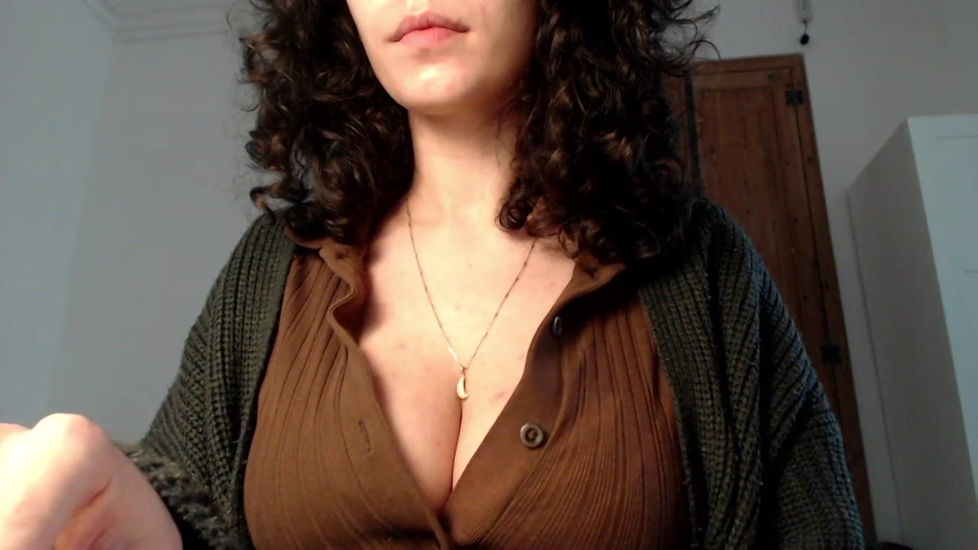 Gallery image thumbnail from LolasPie's myfreecams stream on, 04/01/2023, 17:09 image 17 of 20