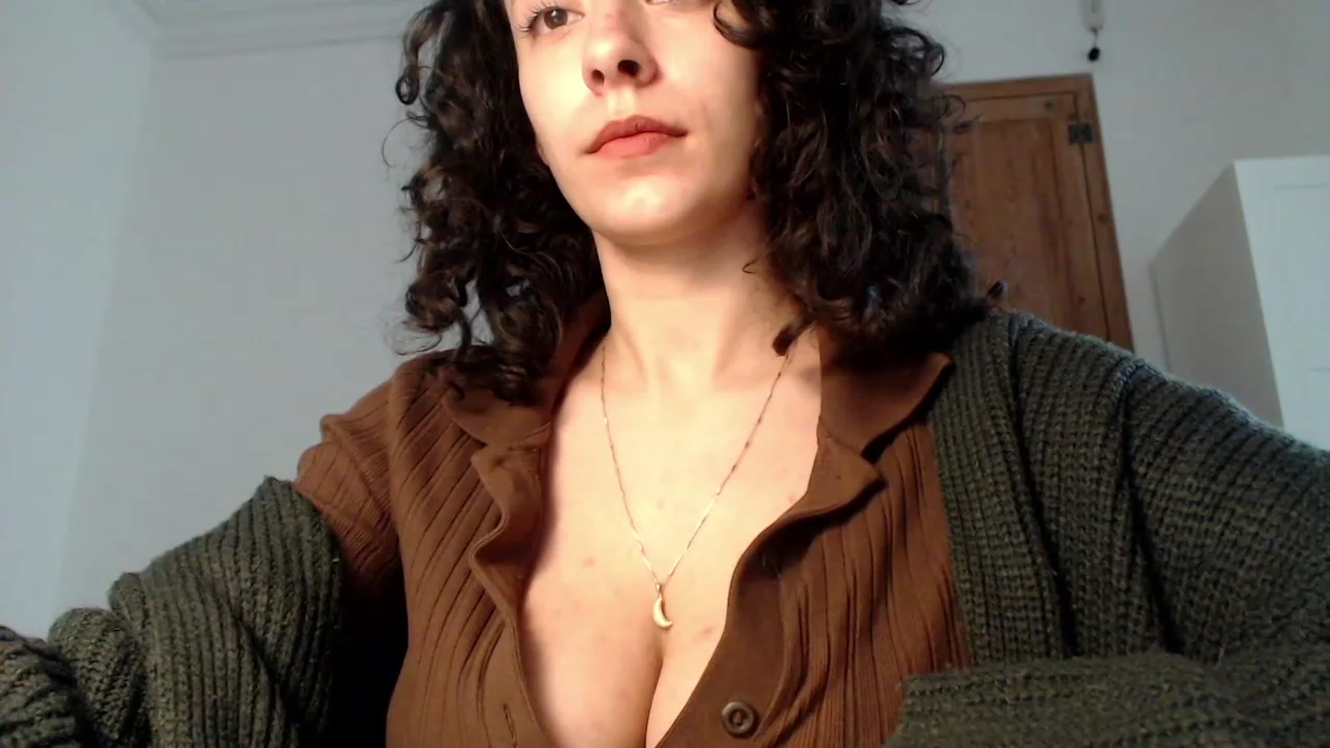 Gallery image thumbnail from LolasPie's myfreecams stream on, 04/01/2023, 17:09 image 5 of 20