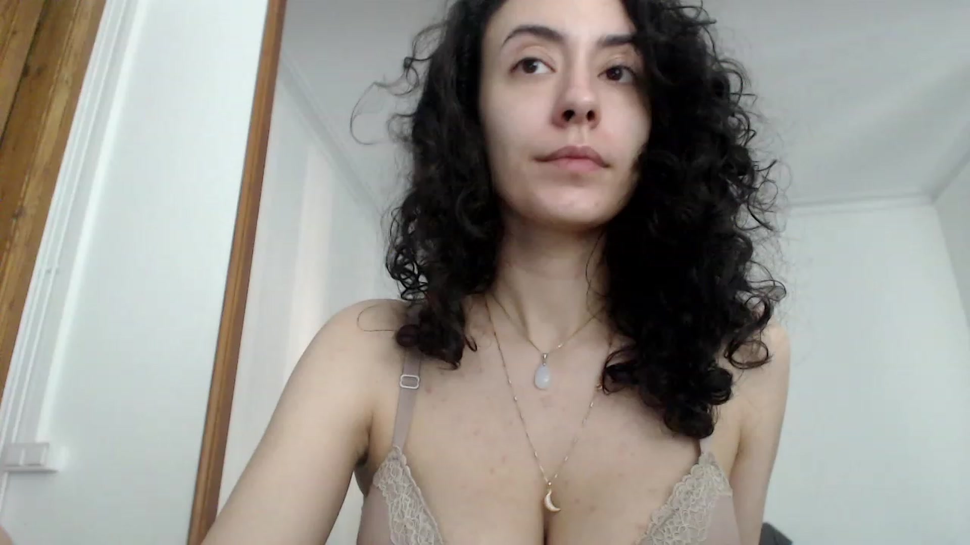 Gallery image thumbnail from LolasPie's myfreecams stream on, 06/18/2023, 16:46 image 5 of 20