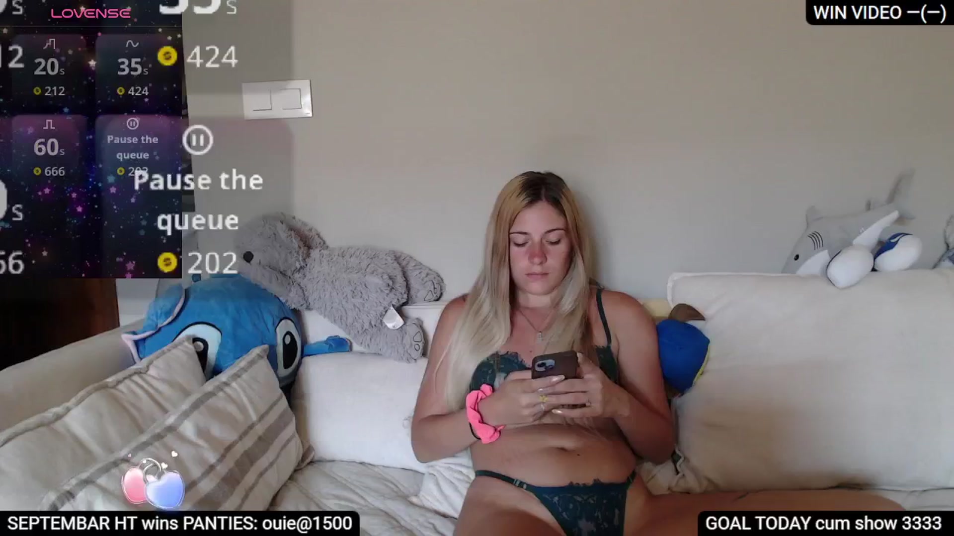 Gallery image thumbnail from LolasWorld's myfreecams stream on, 09/12/2025, 11:37 image 6 of 20