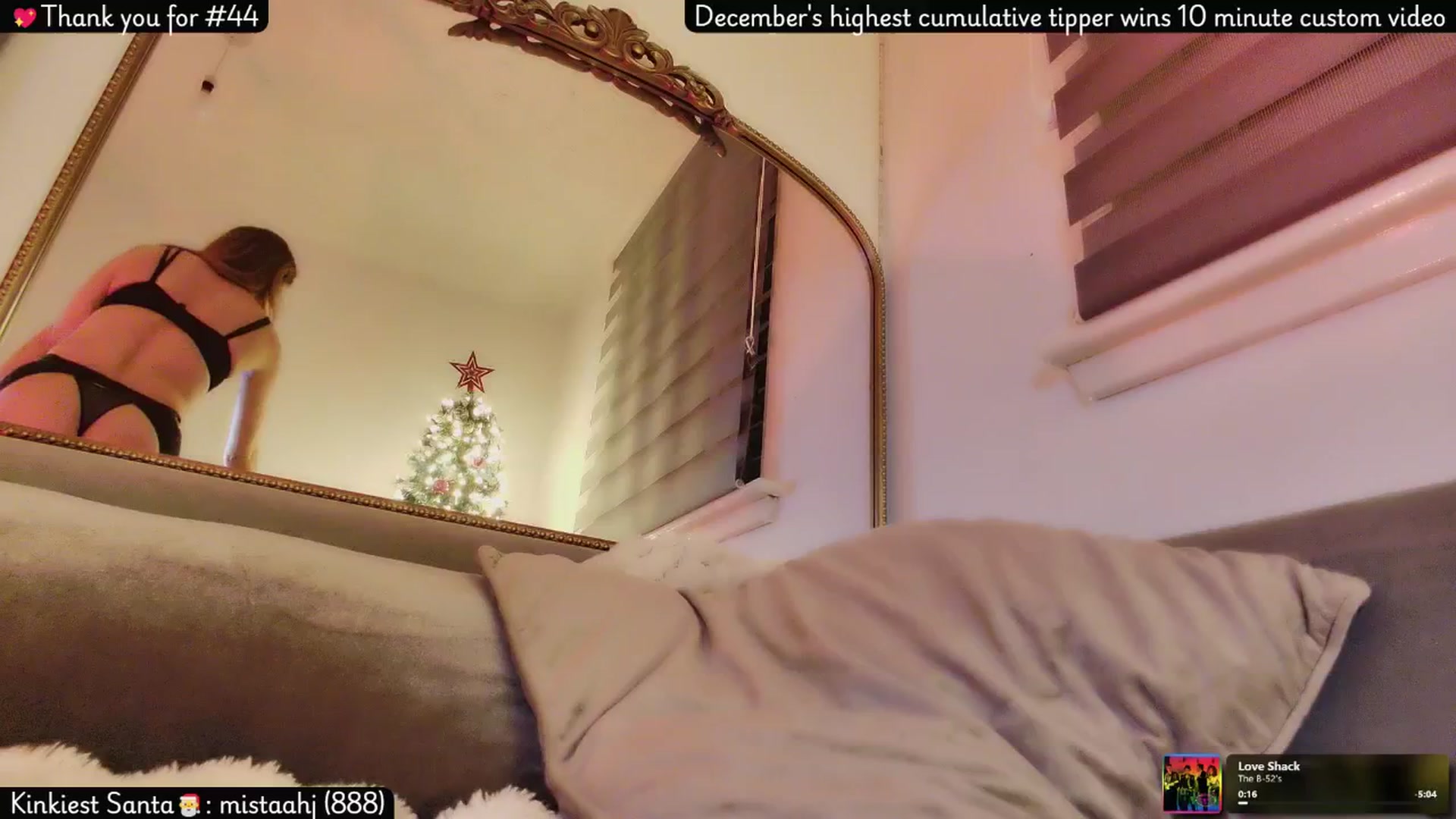 Gallery image thumbnail from Lolathorne's myfreecams stream on, 12/31/2025, 24:55 image 5 of 20
