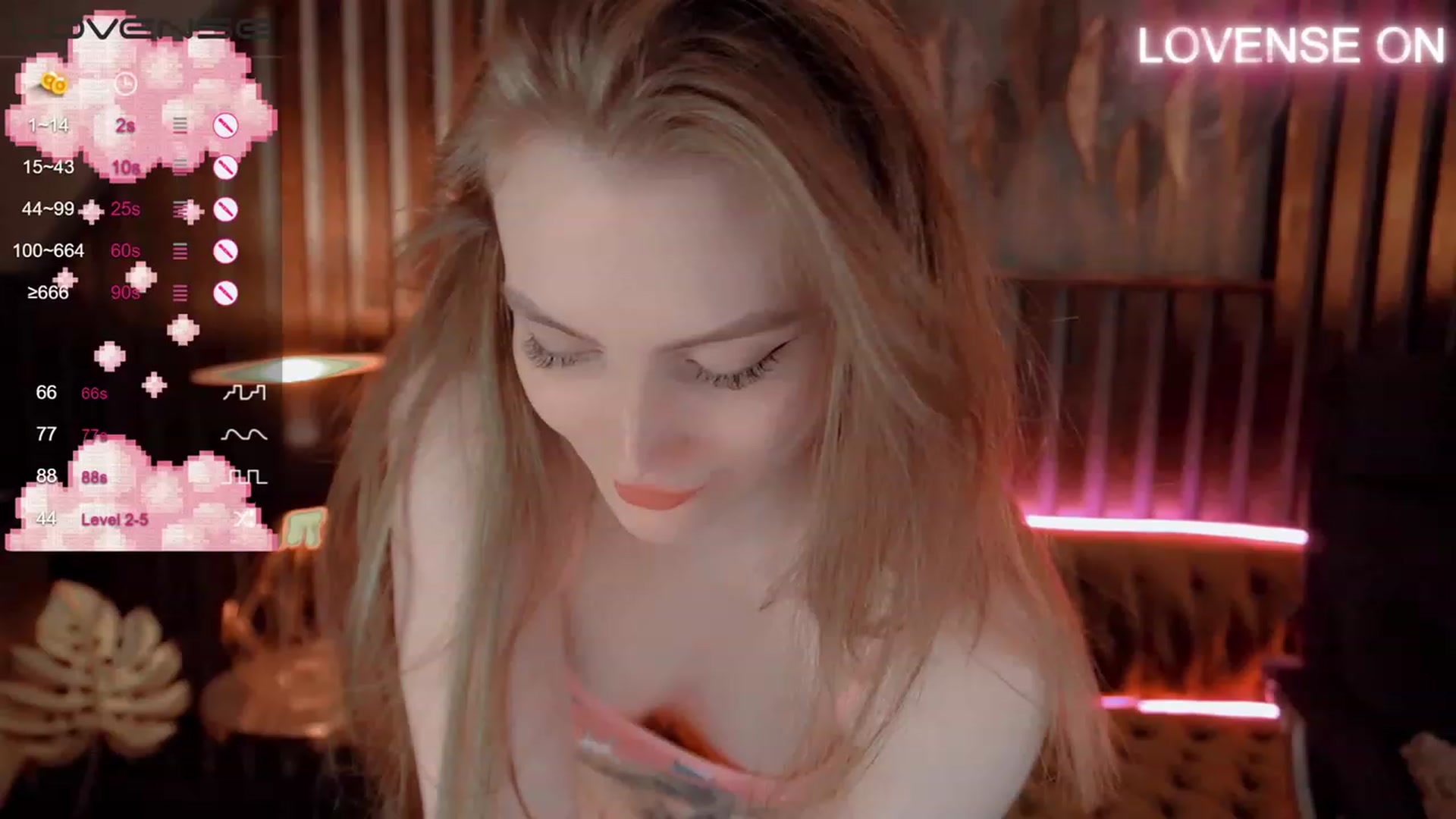 Gallery image thumbnail from LoliGirll's myfreecams stream on, 11/22/2022, 12:27 image 18 of 20