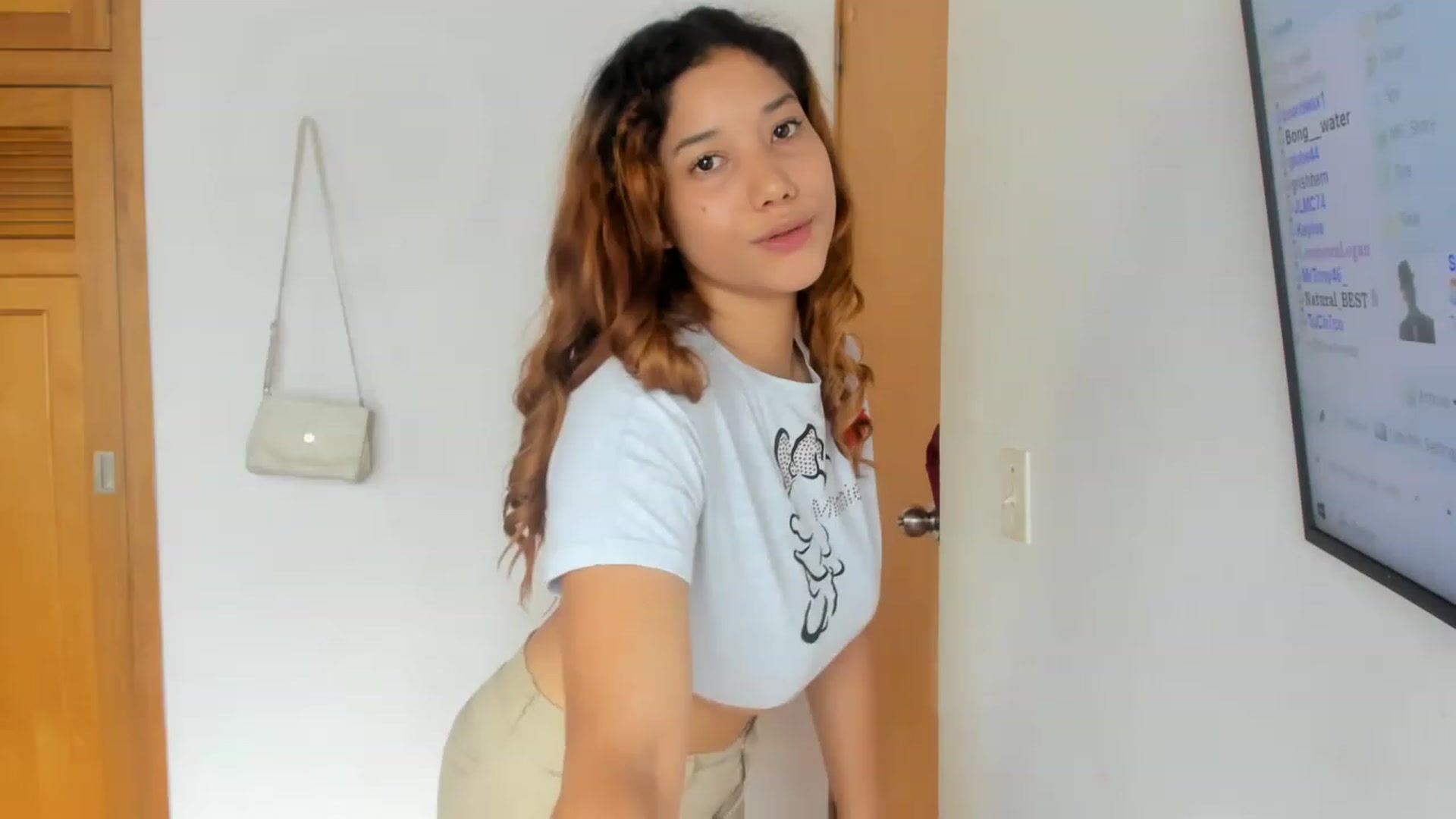 Gallery image thumbnail from Lolipopgomez's myfreecams stream on, 06/17/2023, 18:37 image 14 of 20
