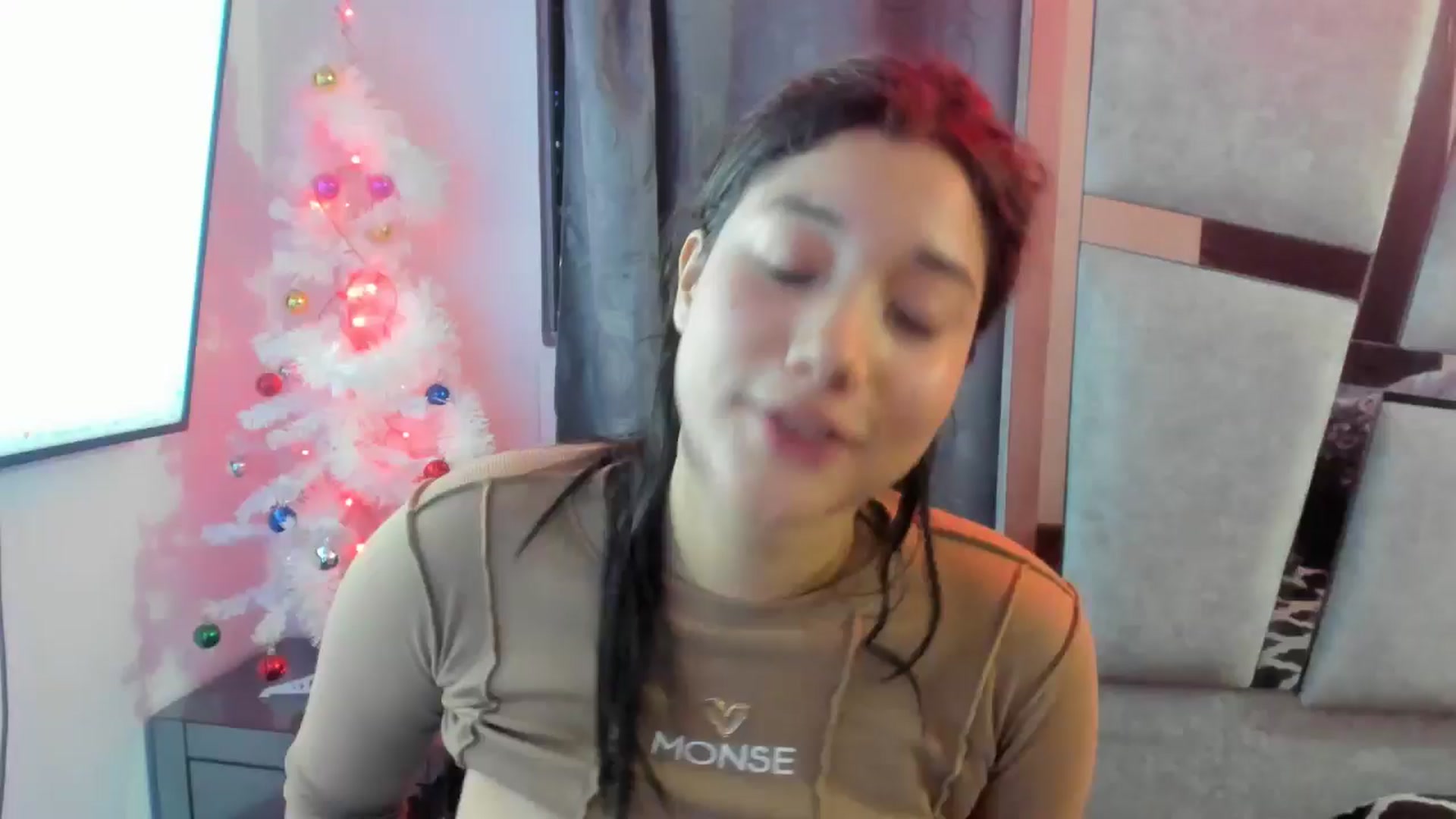 Gallery image thumbnail from Lolipopgomez's myfreecams stream on, 12/12/2024, 02:54 image 13 of 20