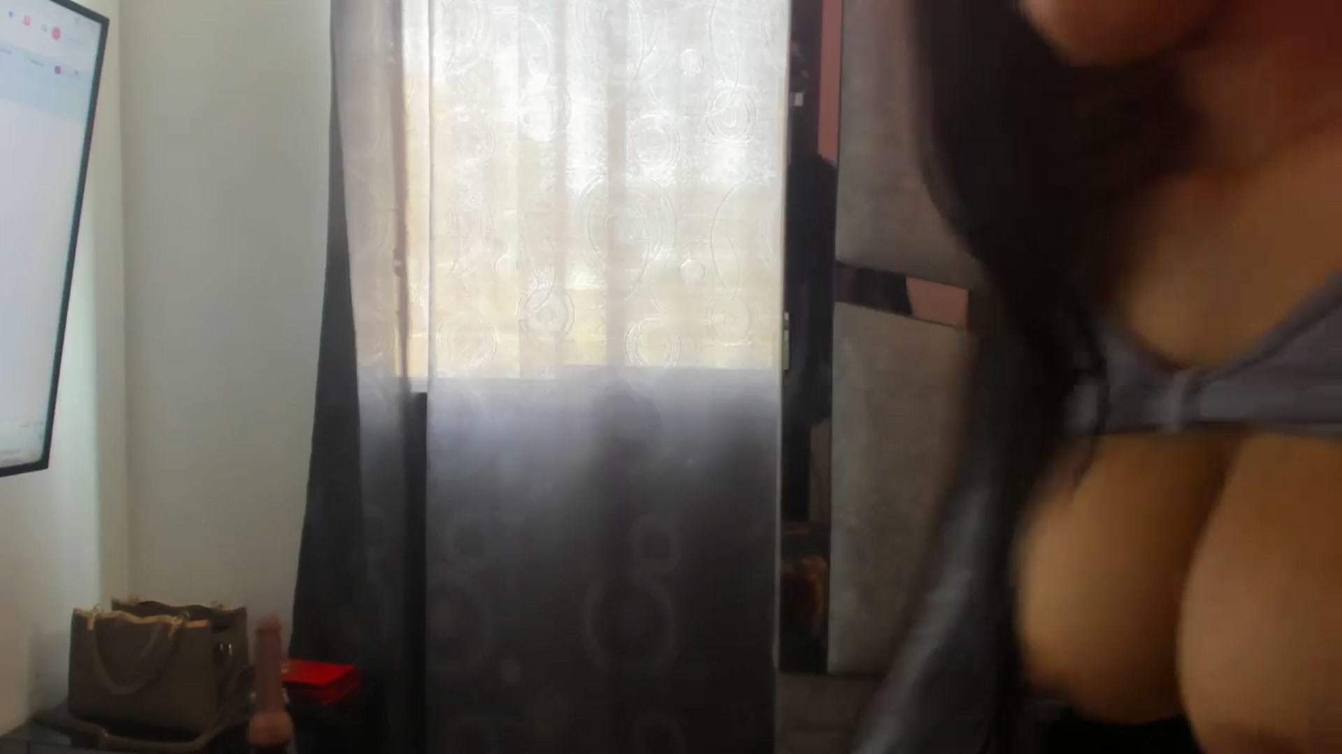 Gallery image thumbnail from Lolipopgomez's myfreecams stream on, 01/22/2025, 16:56 image 16 of 20