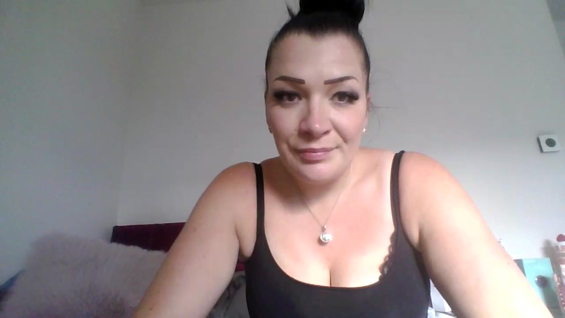 Gallery image thumbnail from Lolla1992's myfreecams stream on, 05/12/2026, 17:54 image 12 of 20