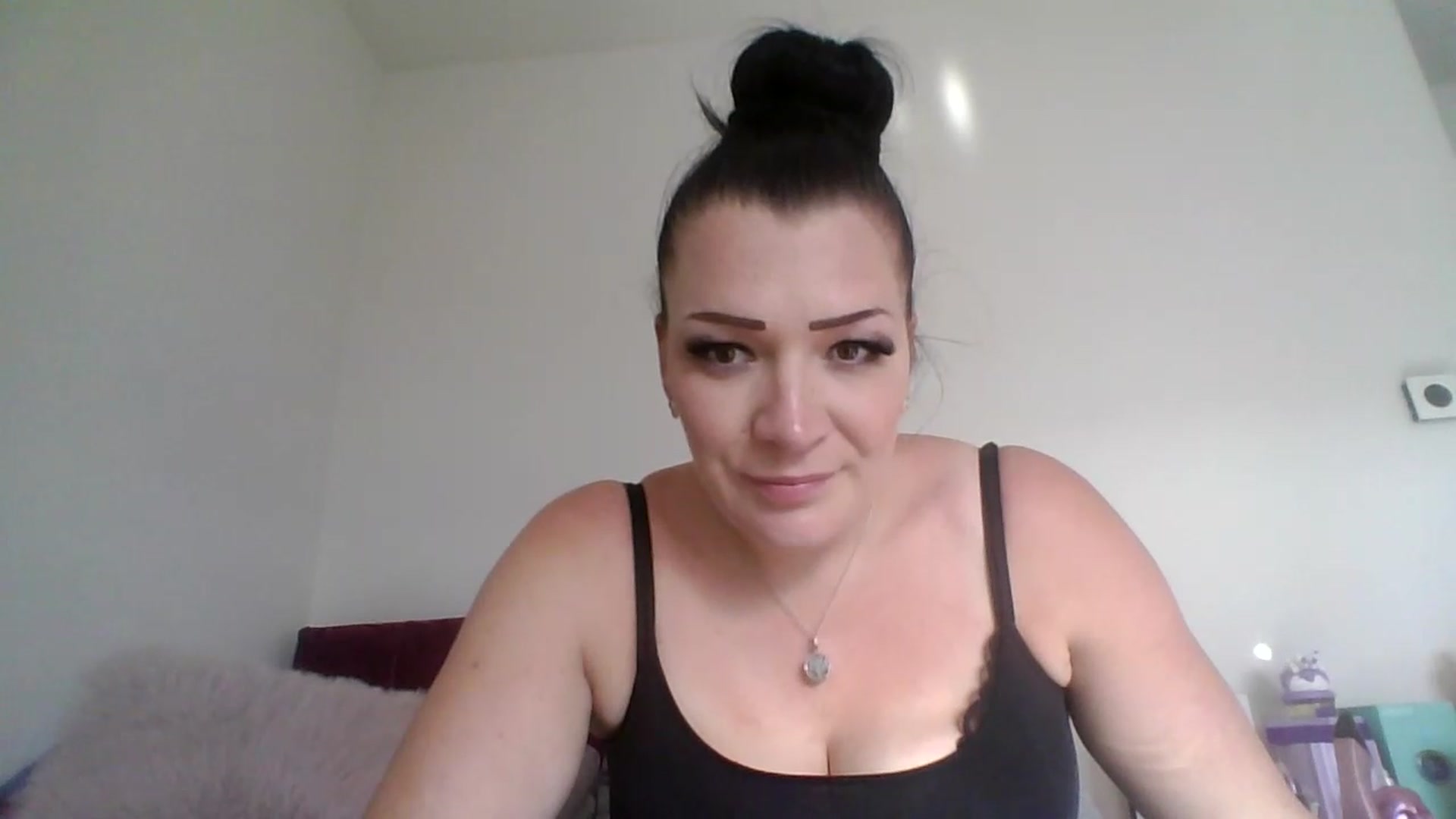 Gallery image thumbnail from Lolla1992's myfreecams stream on, 05/12/2026, 17:54 image 16 of 20