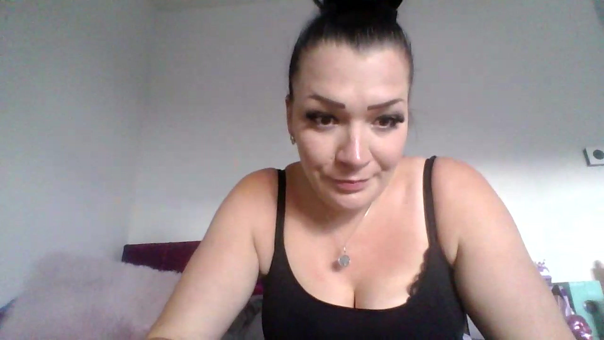 Gallery image thumbnail from Lolla1992's myfreecams stream on, 05/12/2026, 17:54 image 18 of 20
