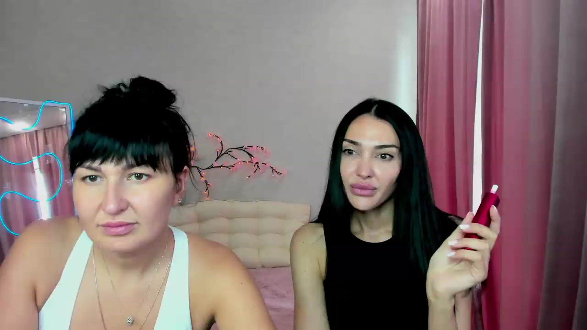 Gallery image thumbnail from Lolla_FoxX's myfreecams stream on, 08/14/2026, 13:15 image 13 of 20