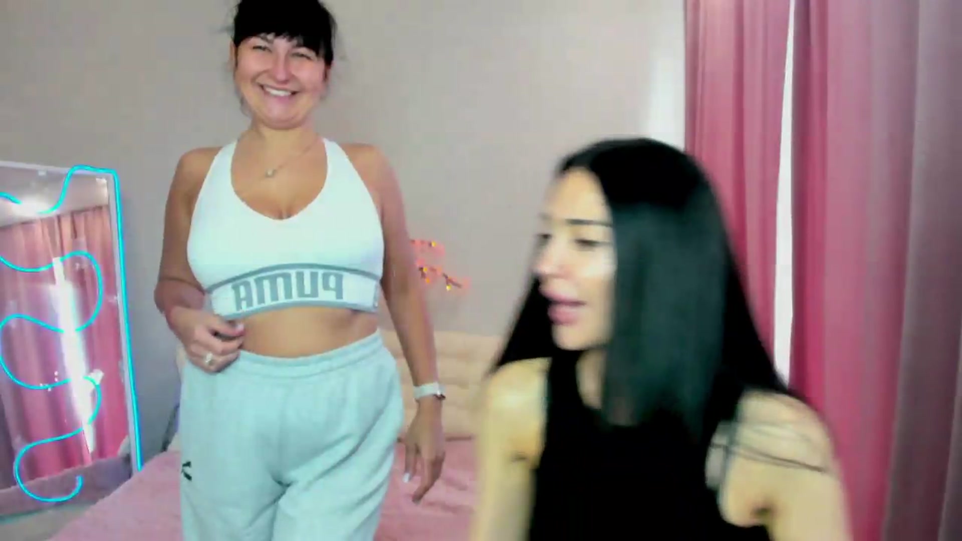 Gallery image thumbnail from Lolla_FoxX's myfreecams stream on, 08/14/2026, 13:15 image 14 of 20