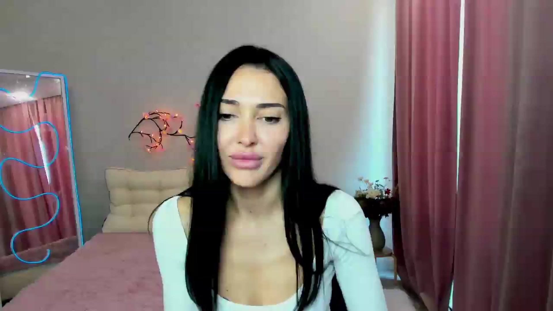 Gallery image thumbnail from Lolla_FoxX's myfreecams stream on, 08/15/2026, 08:31 image 2 of 20