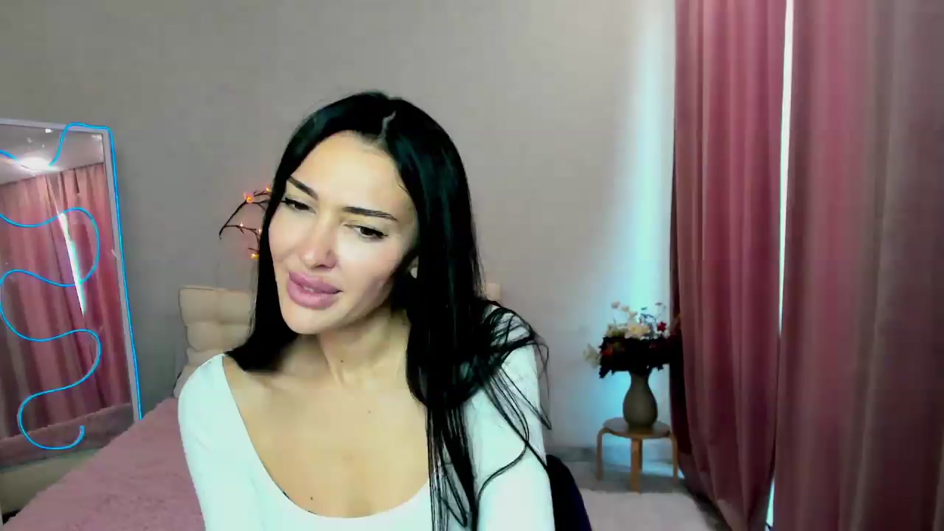 Gallery image thumbnail from Lolla_FoxX's myfreecams stream on, 08/15/2026, 08:31 image 1 of 20
