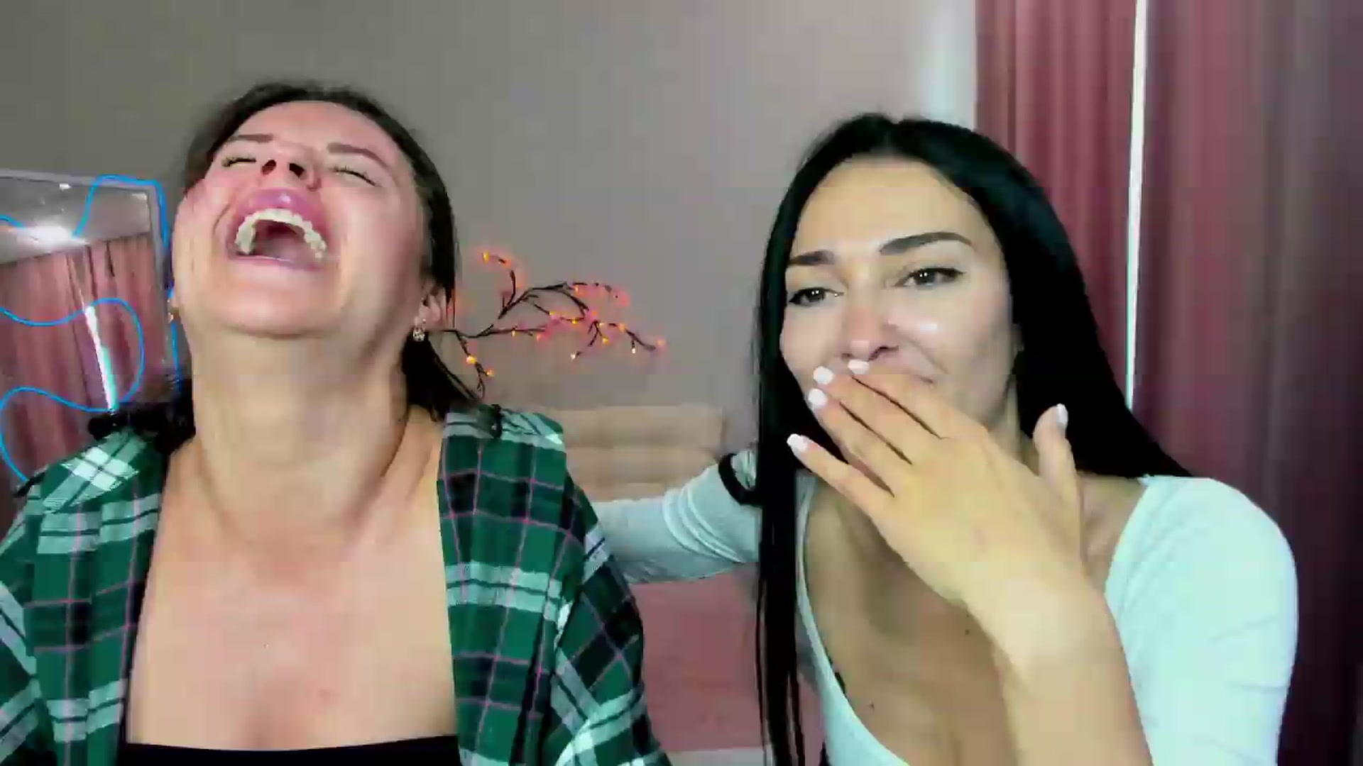 Gallery image thumbnail from Lolla_FoxX's myfreecams stream on, 08/15/2026, 10:37 image 2 of 20