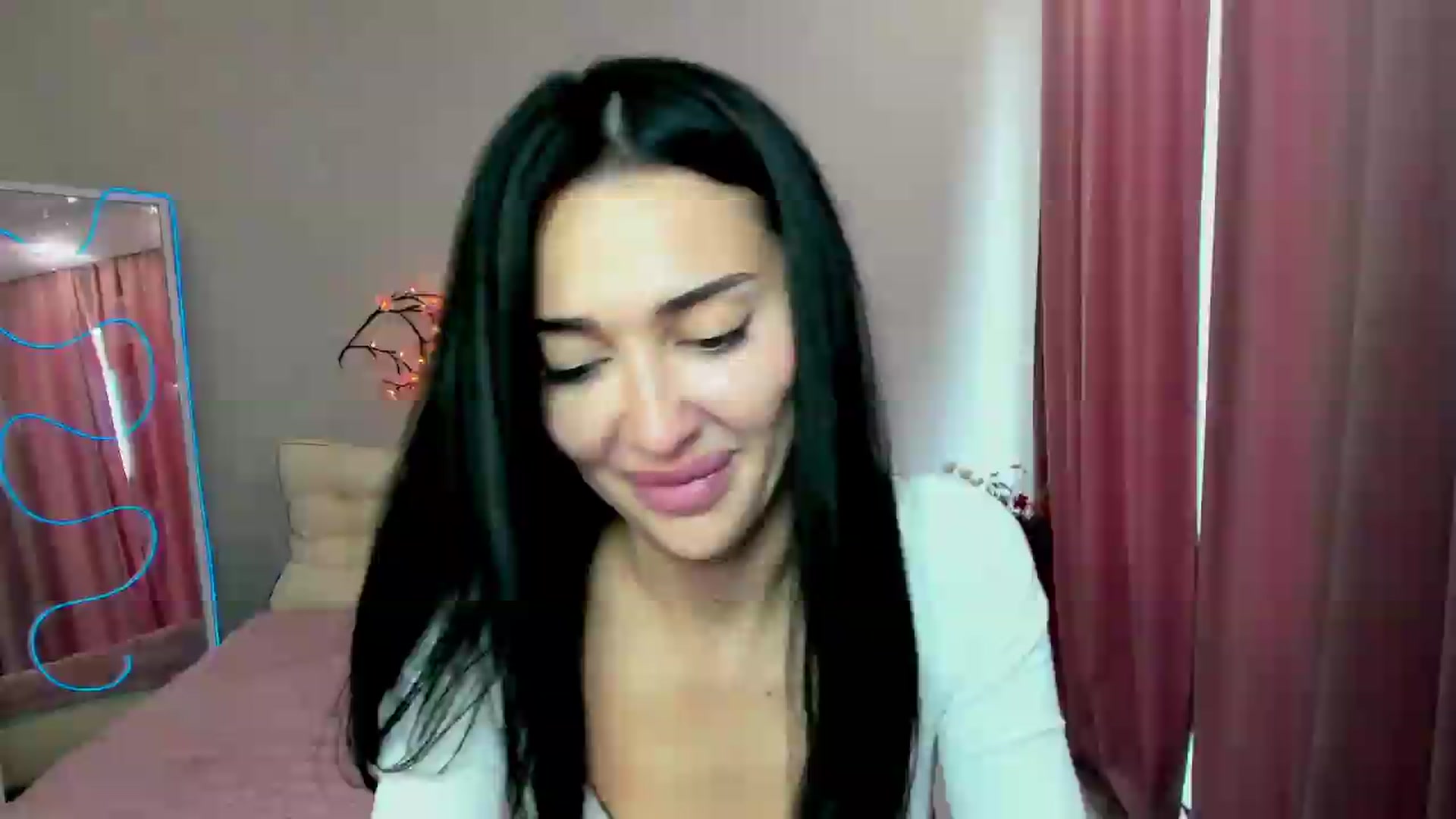 Gallery image thumbnail from Lolla_FoxX's myfreecams stream on, 08/15/2026, 10:37 image 19 of 20