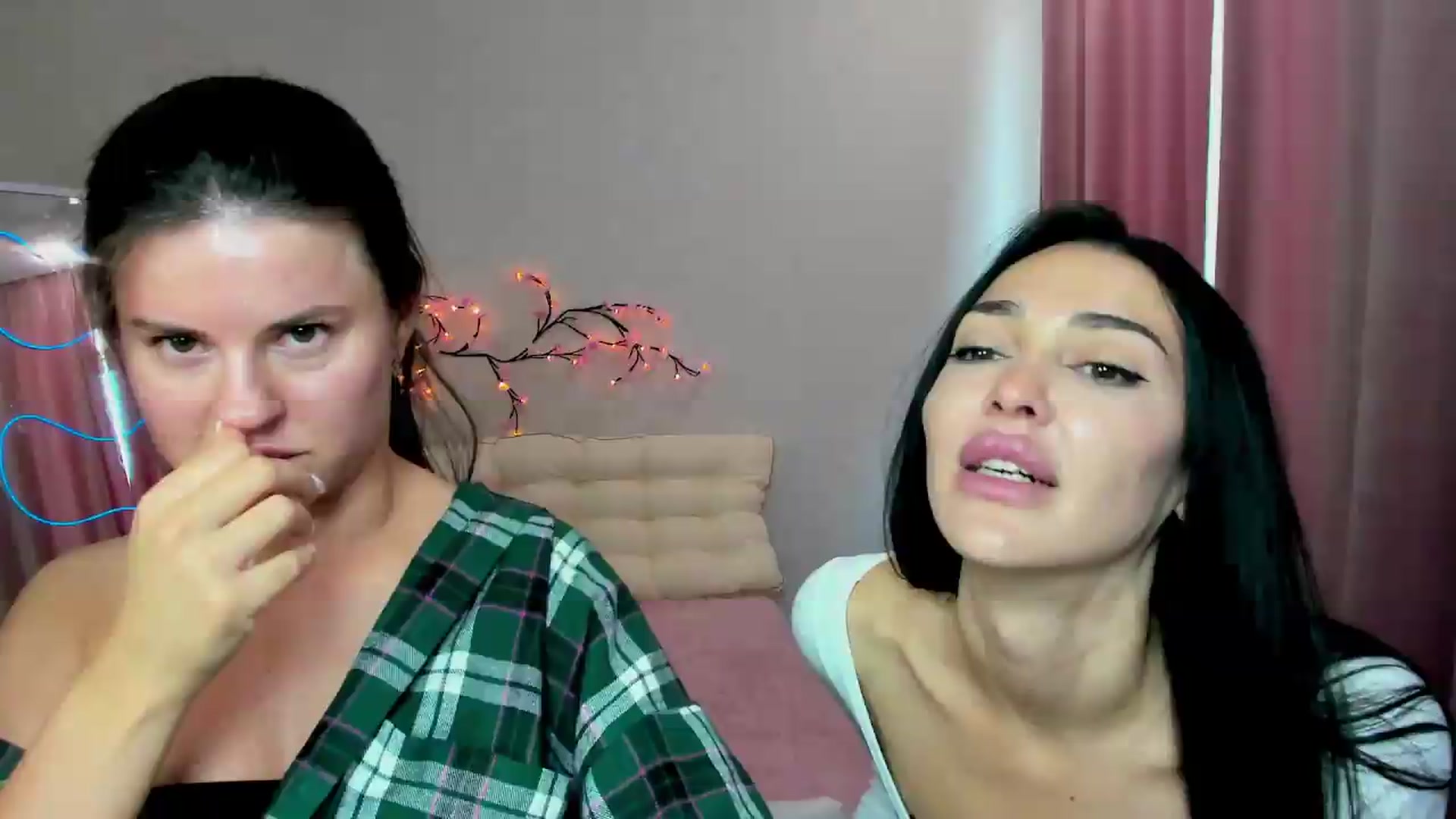 Gallery image thumbnail from Lolla_FoxX's myfreecams stream on, 08/15/2026, 10:37 image 1 of 20