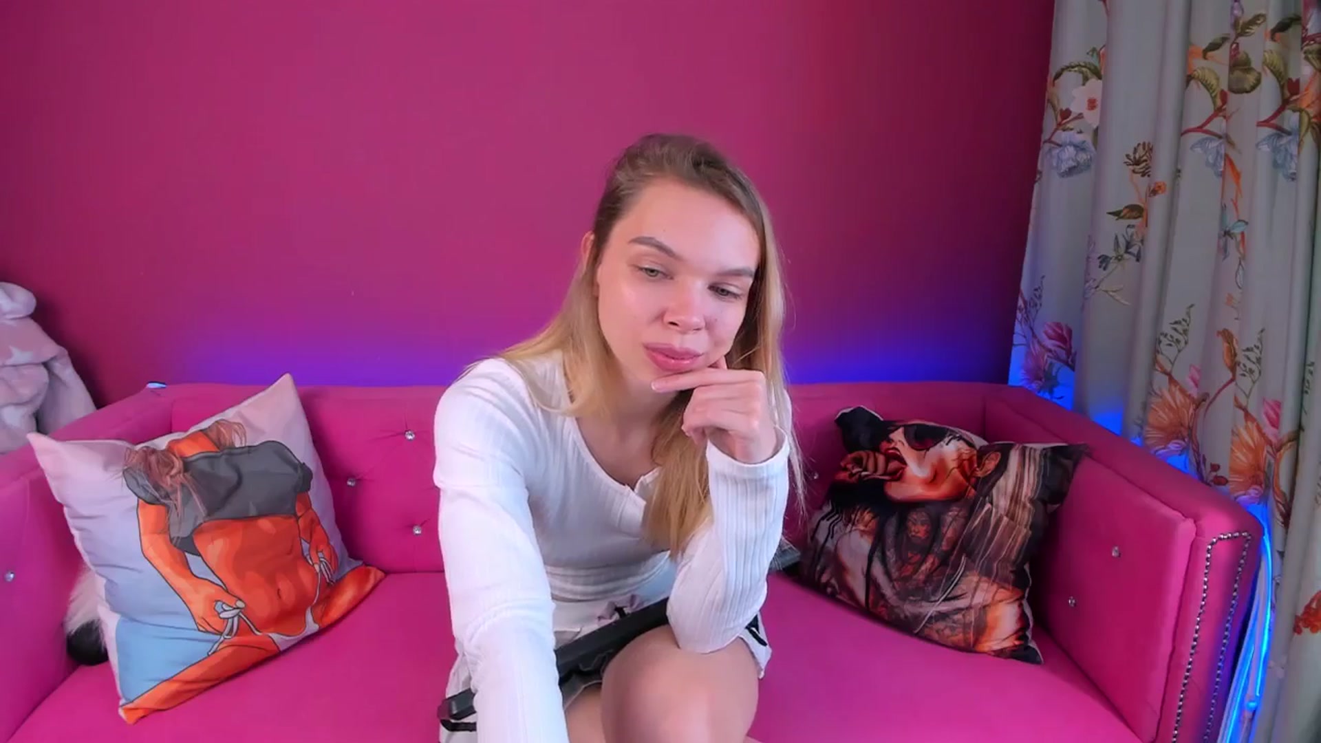 Gallery image thumbnail from Lolly_Goddess's myfreecams stream on, 06/09/2024, 12:09 image 9 of 20