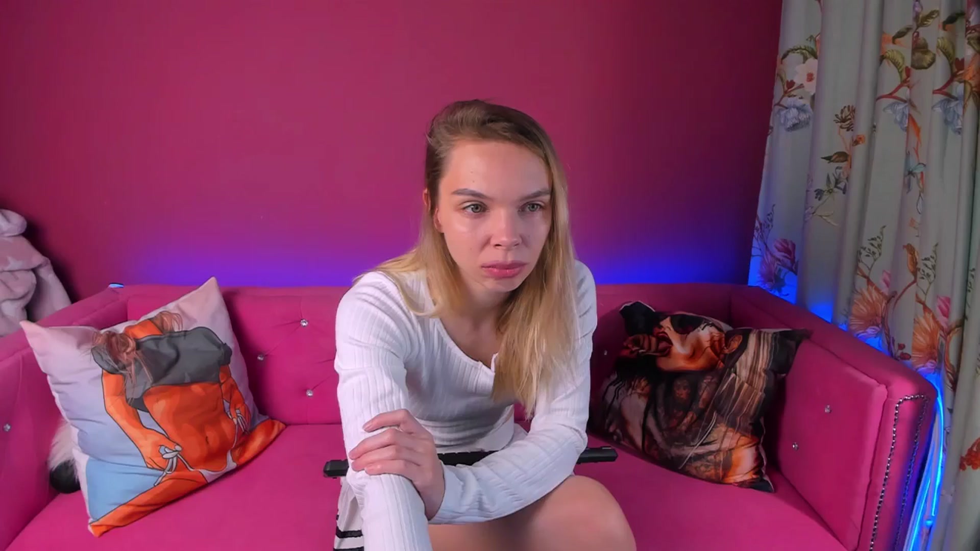 Gallery image thumbnail from Lolly_Goddess's myfreecams stream on, 06/09/2024, 12:09 image 6 of 20