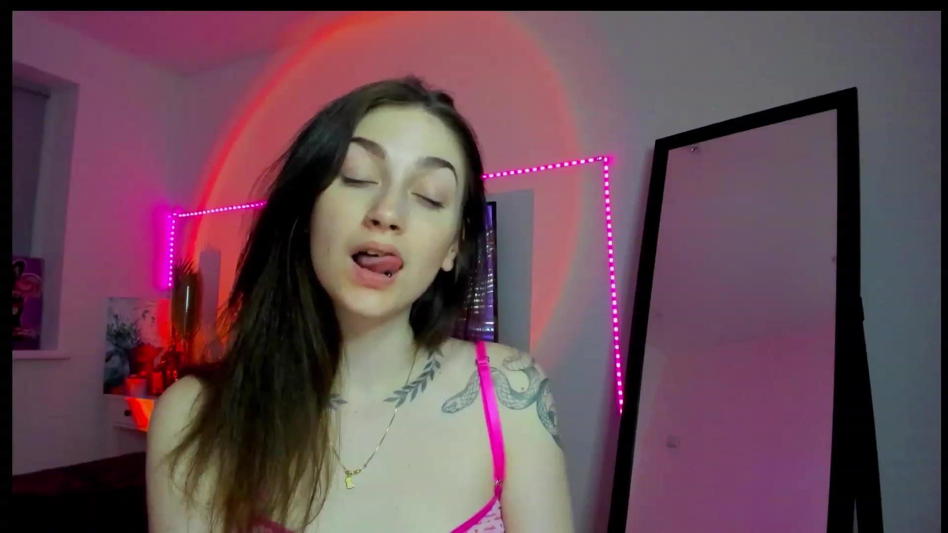 Gallery image thumbnail from Lolly__Pop__'s myfreecams stream on, 09/06/2023, 22:28 image 7 of 20