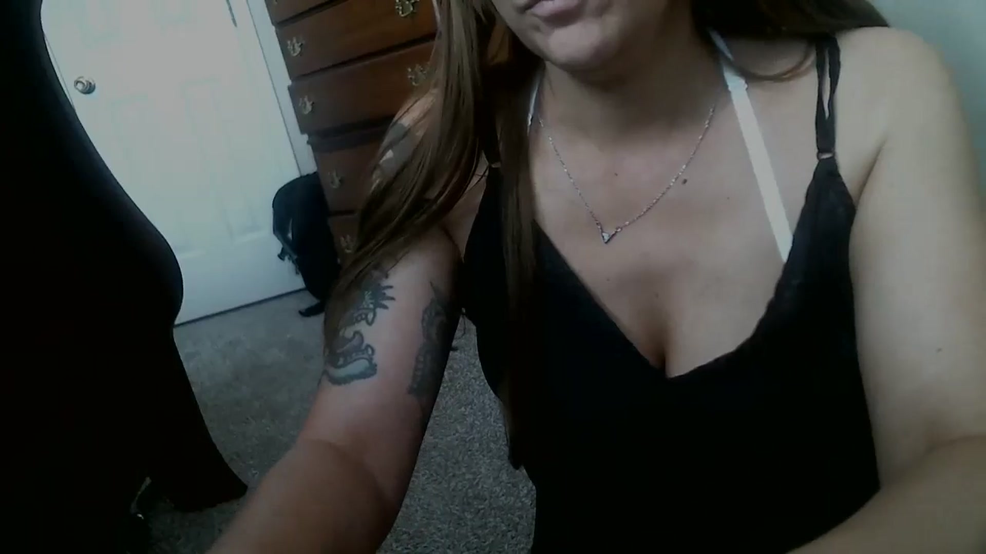 Gallery image thumbnail from Lolokitty33's myfreecams stream on, 01/10/2026, 17:33 image 13 of 20