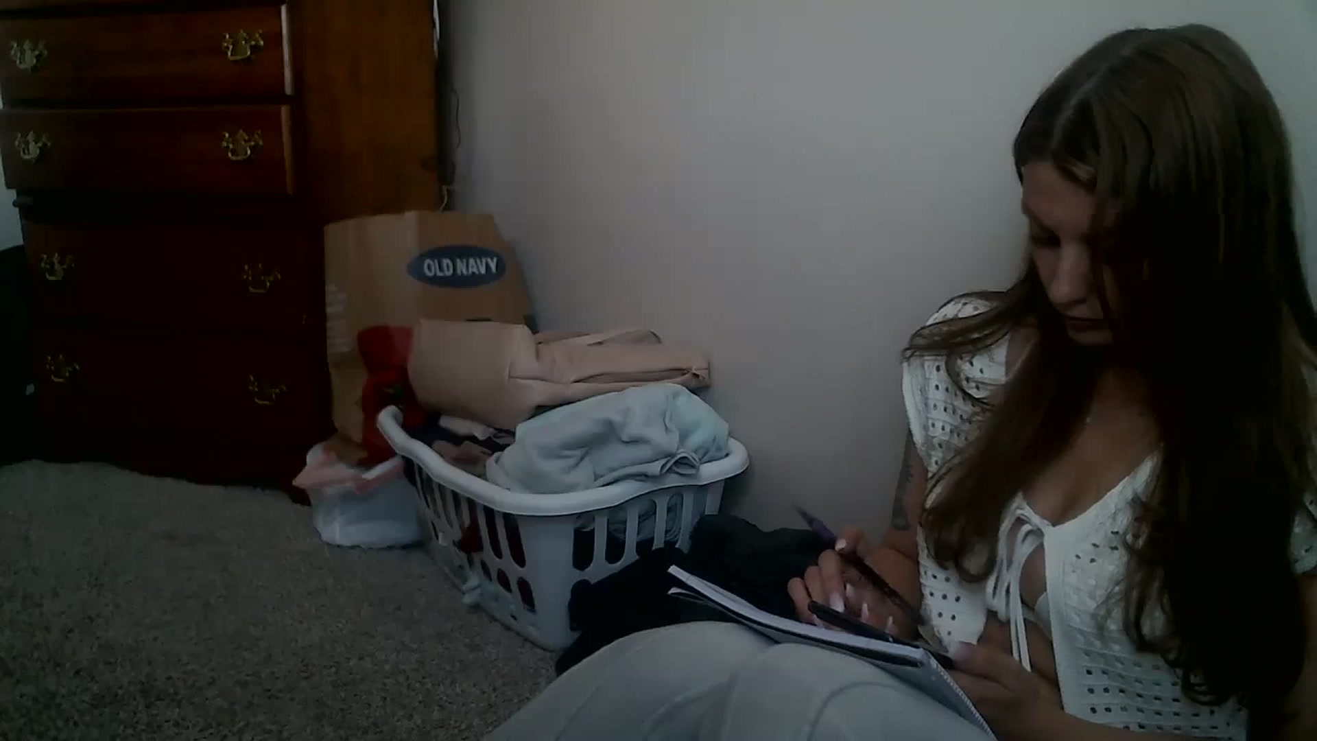 Gallery image thumbnail from Lolokitty33's myfreecams stream on, 01/10/2026, 18:35 image 13 of 20