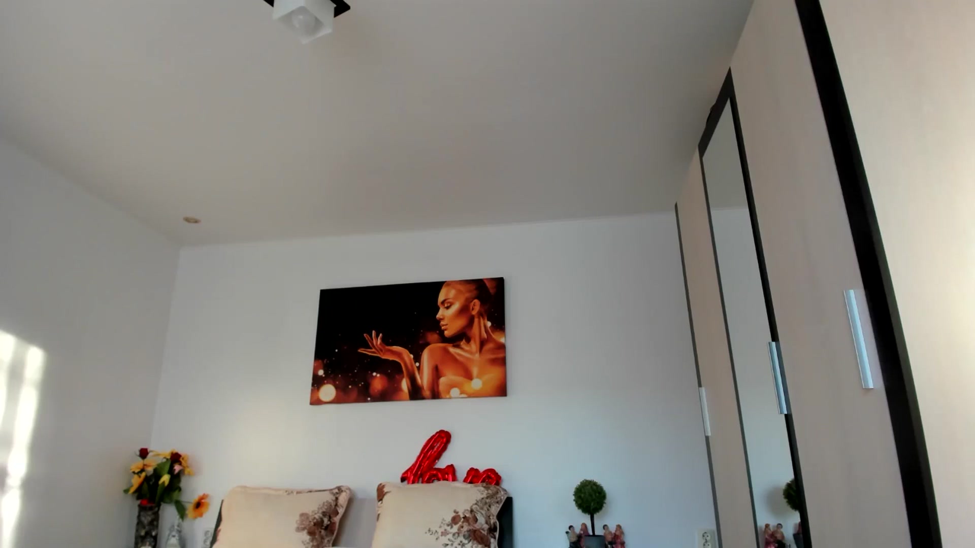 Gallery image thumbnail from LolyBetty's myfreecams stream on, 04/04/2025, 05:11 image 10 of 20