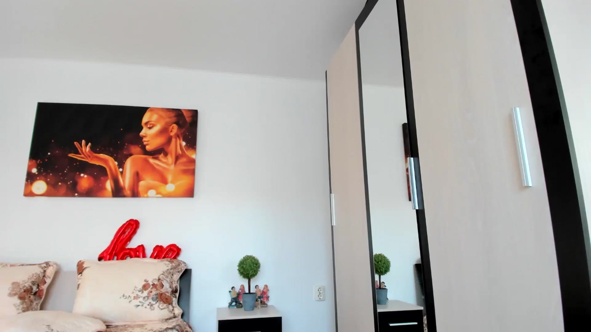 Gallery image thumbnail from LolyBetty's myfreecams stream on, 04/05/2025, 05:22 image 19 of 20