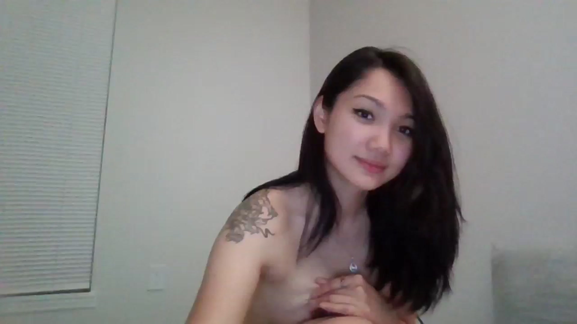 Gallery image thumbnail from LondonTipton's myfreecams stream on, 08/19/2023, 09:51 image 3 of 20