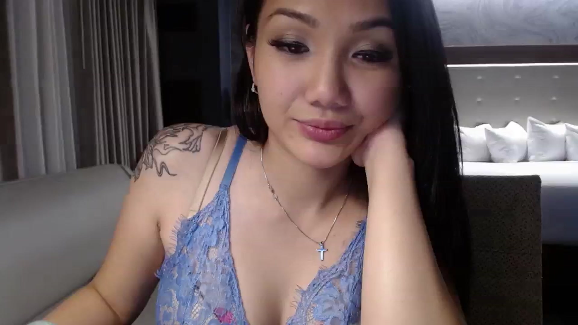 Gallery image thumbnail from LondonTipton's myfreecams stream on, 09/19/2023, 10:25 image 14 of 20