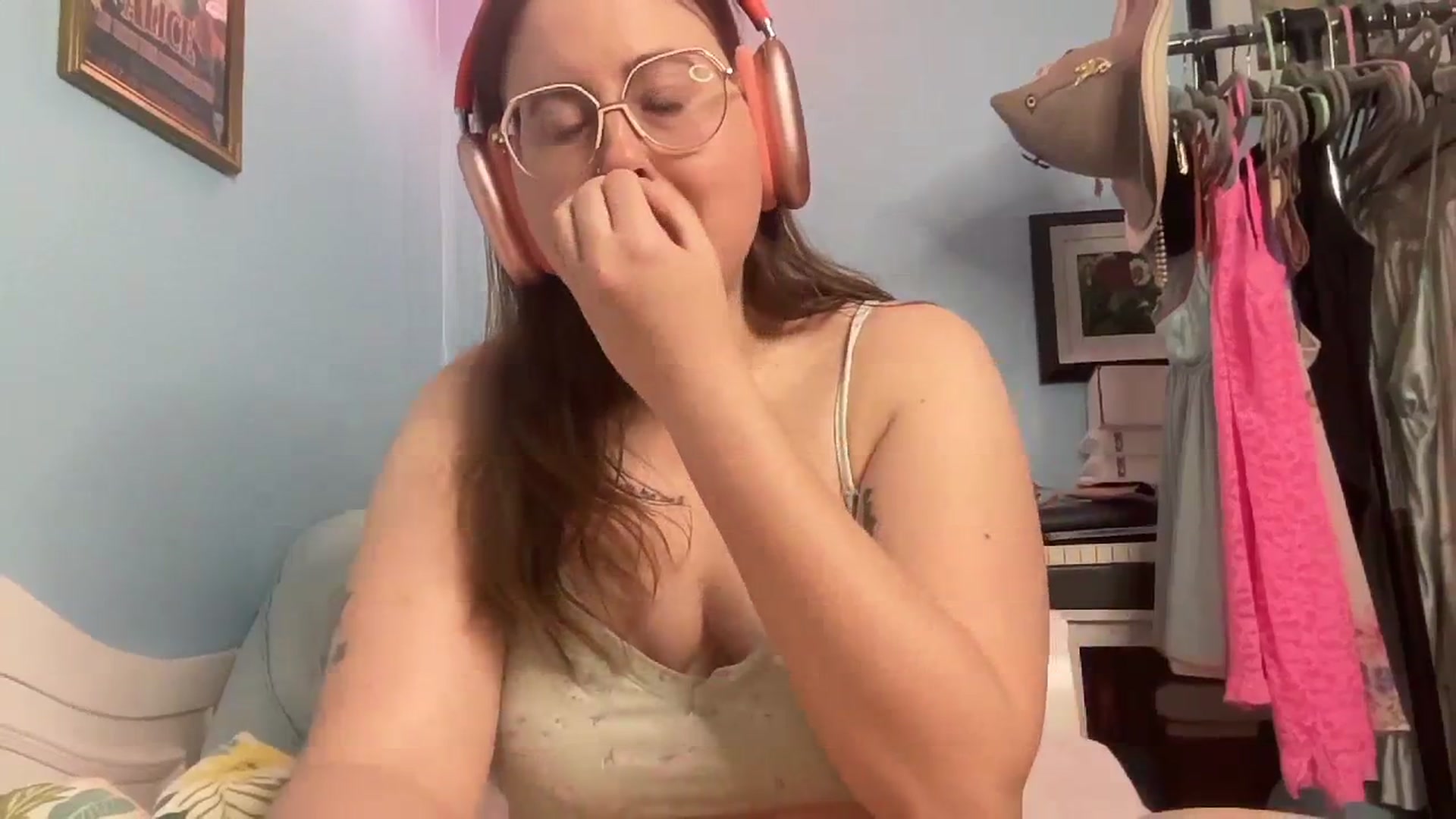 Gallery image thumbnail from LonelyHelena's myfreecams stream on, 03/31/2025, 07:50 image 13 of 20