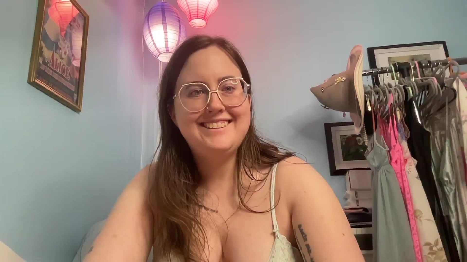 Gallery image thumbnail from LonelyHelena's myfreecams stream on, 03/31/2025, 07:50 image 3 of 20