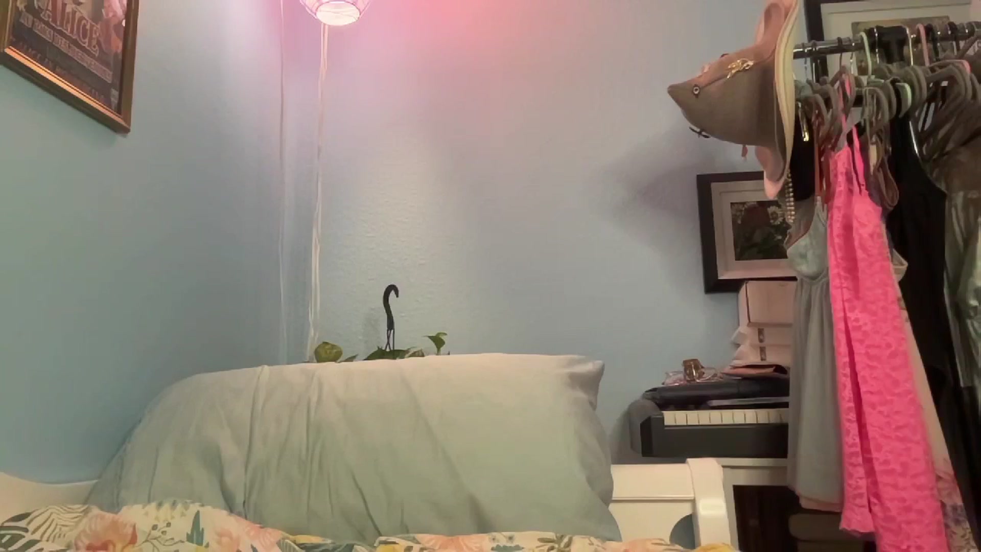 Gallery image thumbnail from LonelyHelena's myfreecams stream on, 03/31/2025, 11:39 image 7 of 20