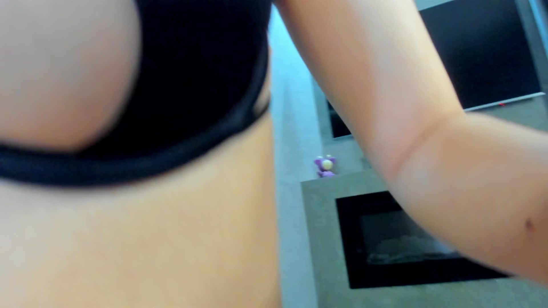 Gallery image thumbnail from LookAtKate's myfreecams stream on, 05/15/2024, 19:32 image 15 of 20