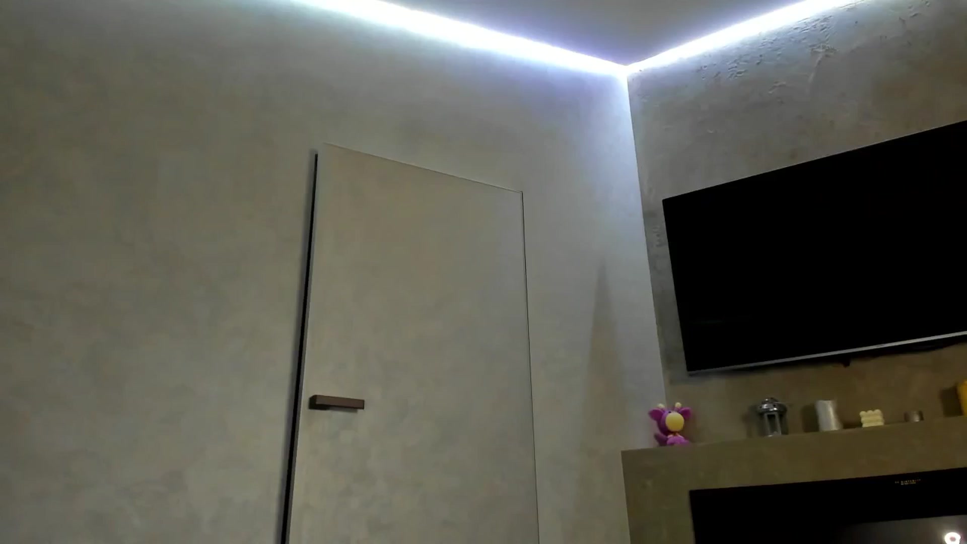 Gallery image thumbnail from LookAtKate's myfreecams stream on, 05/15/2024, 20:36 image 1 of 20