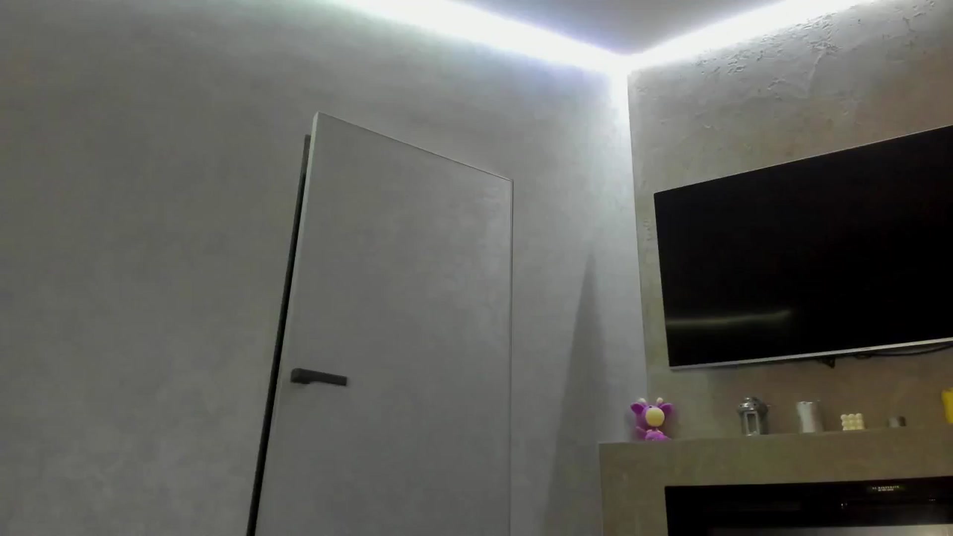 Gallery image thumbnail from LookAtKate's myfreecams stream on, 05/15/2024, 22:10 image 6 of 20