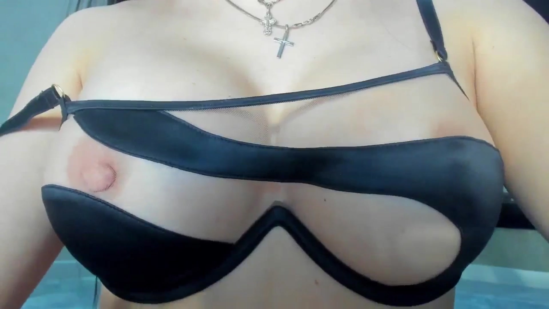 Gallery image thumbnail from LookAtKate's myfreecams stream on, 05/15/2024, 22:10 image 9 of 20