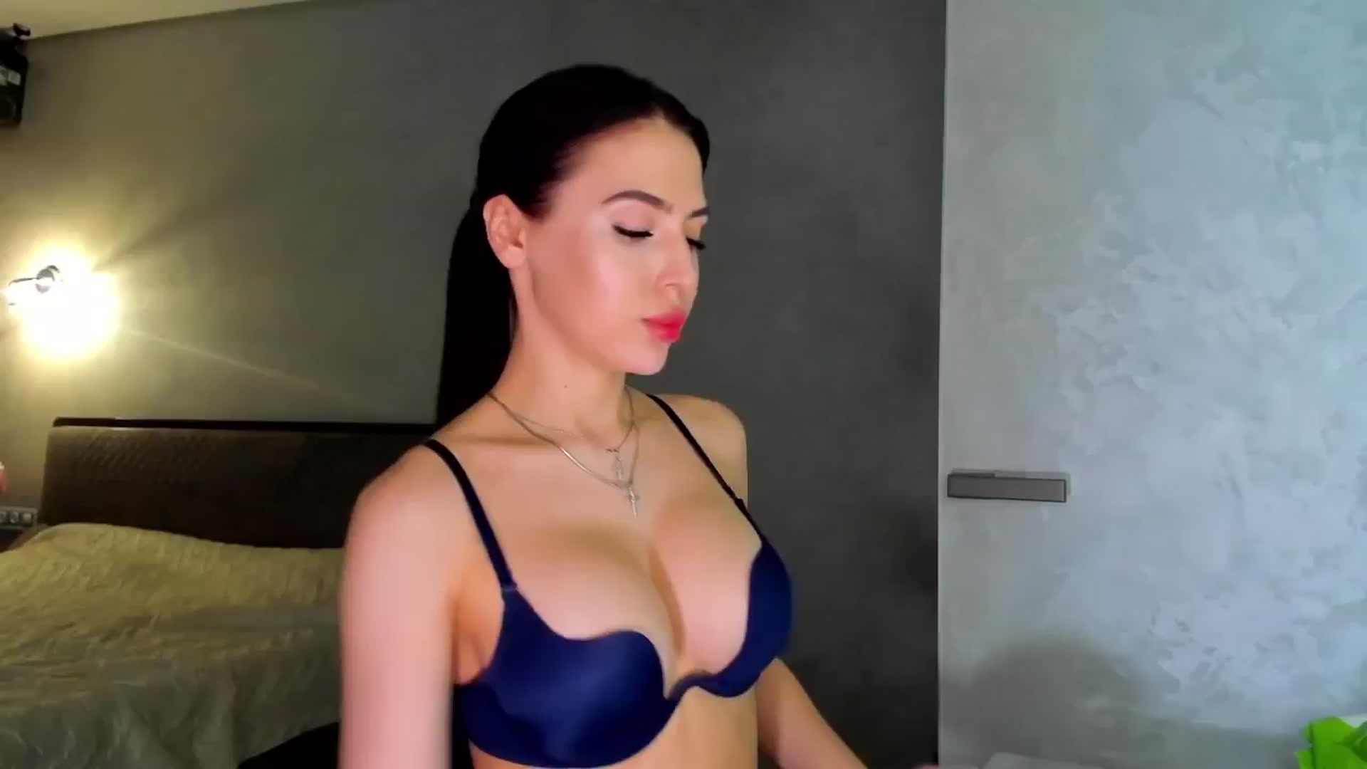 Gallery image thumbnail from LookAtKate's myfreecams stream on, 05/19/2024, 17:23 image 4 of 20